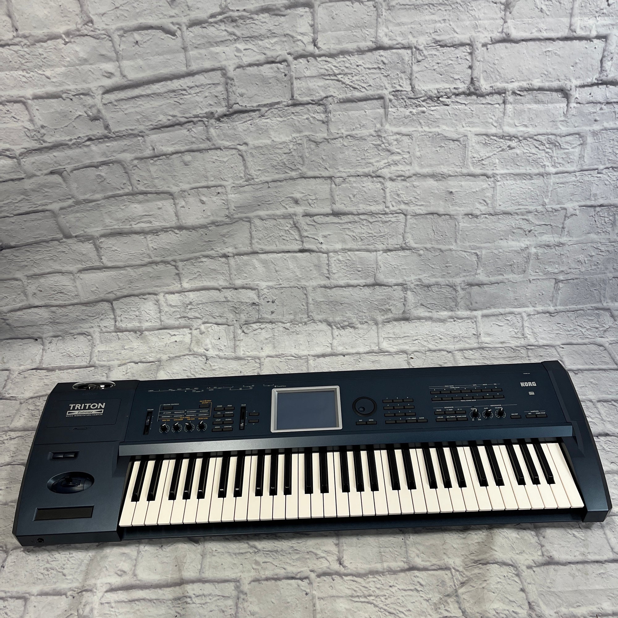 Korg Triton Extreme 61-Key 120-Voice Polyphonic Workstation