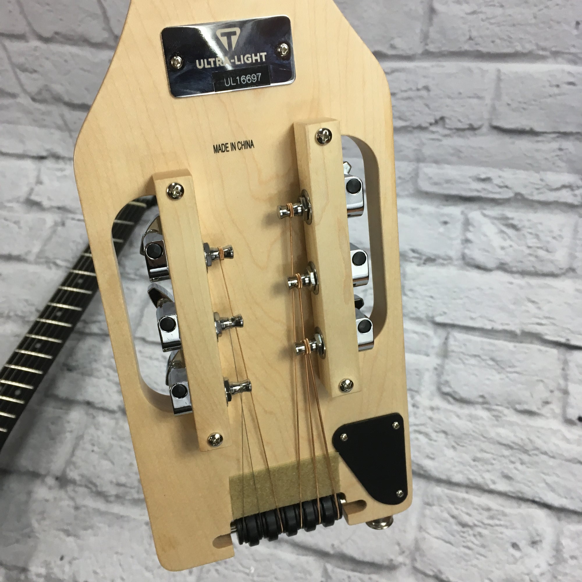 Traveler Ultra-light Natural Acoustic Electric Guitar