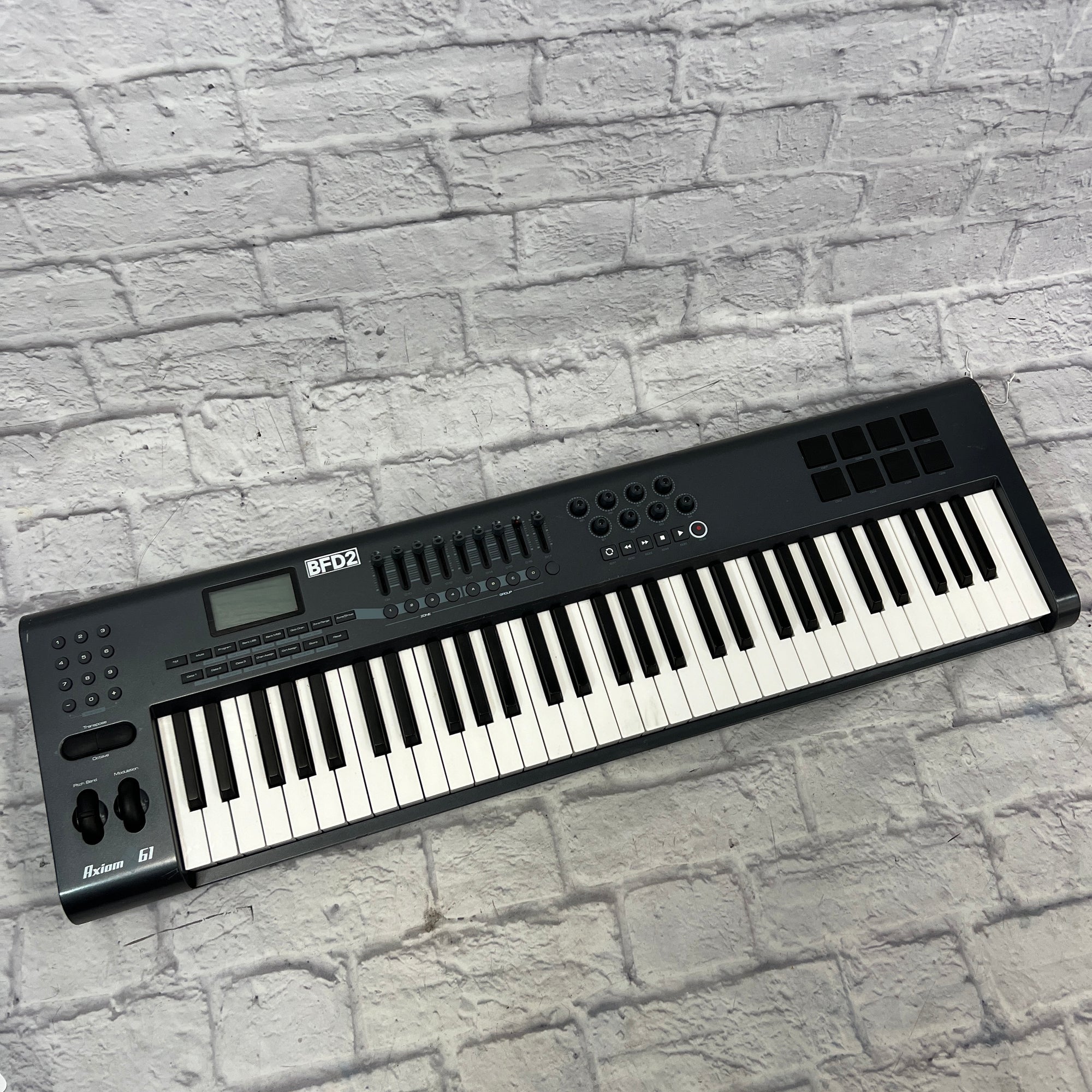 M-Audio Axiom 61 61-Key USB MIDI Controller