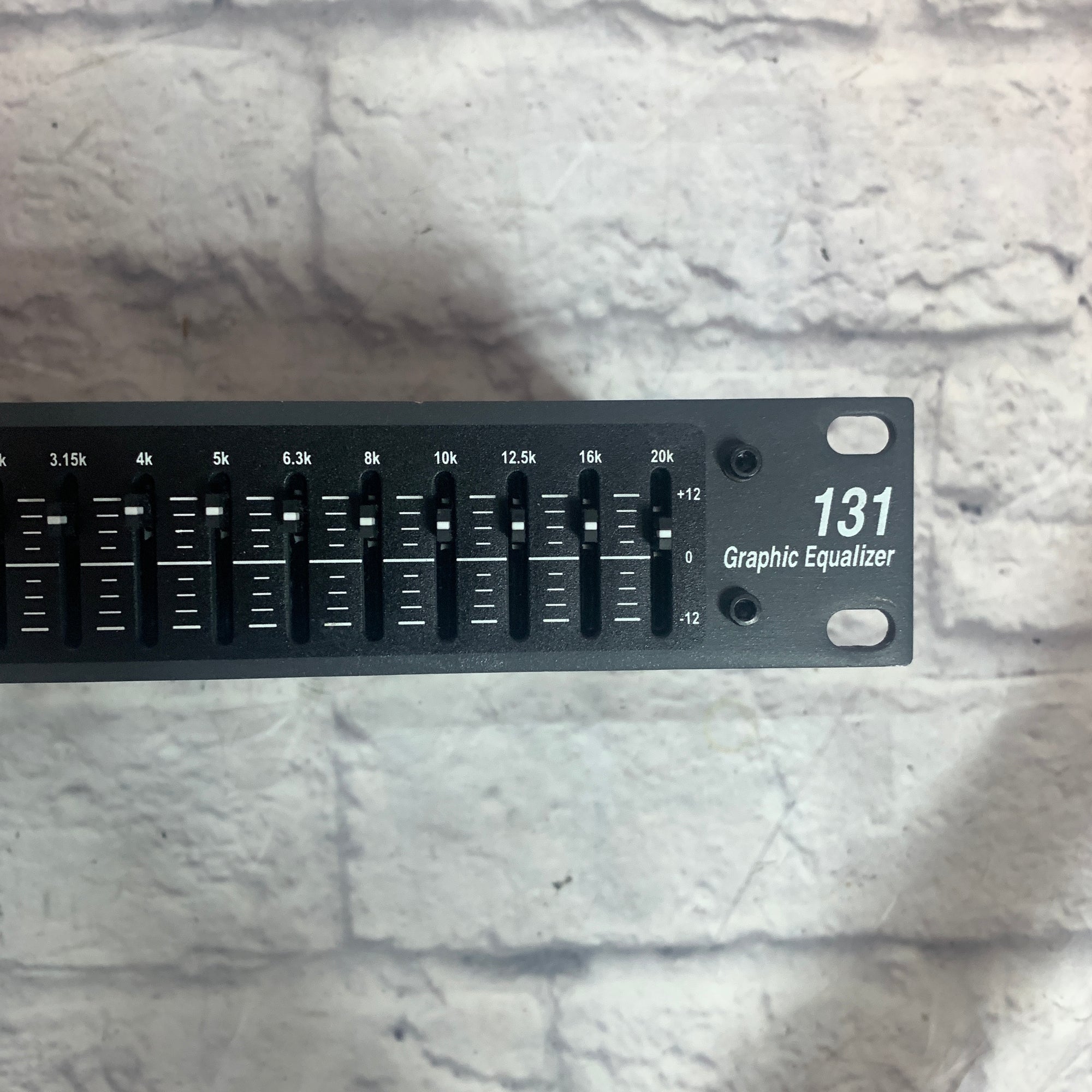 dbx 131 Graphic Equalizer - Evolution Music
