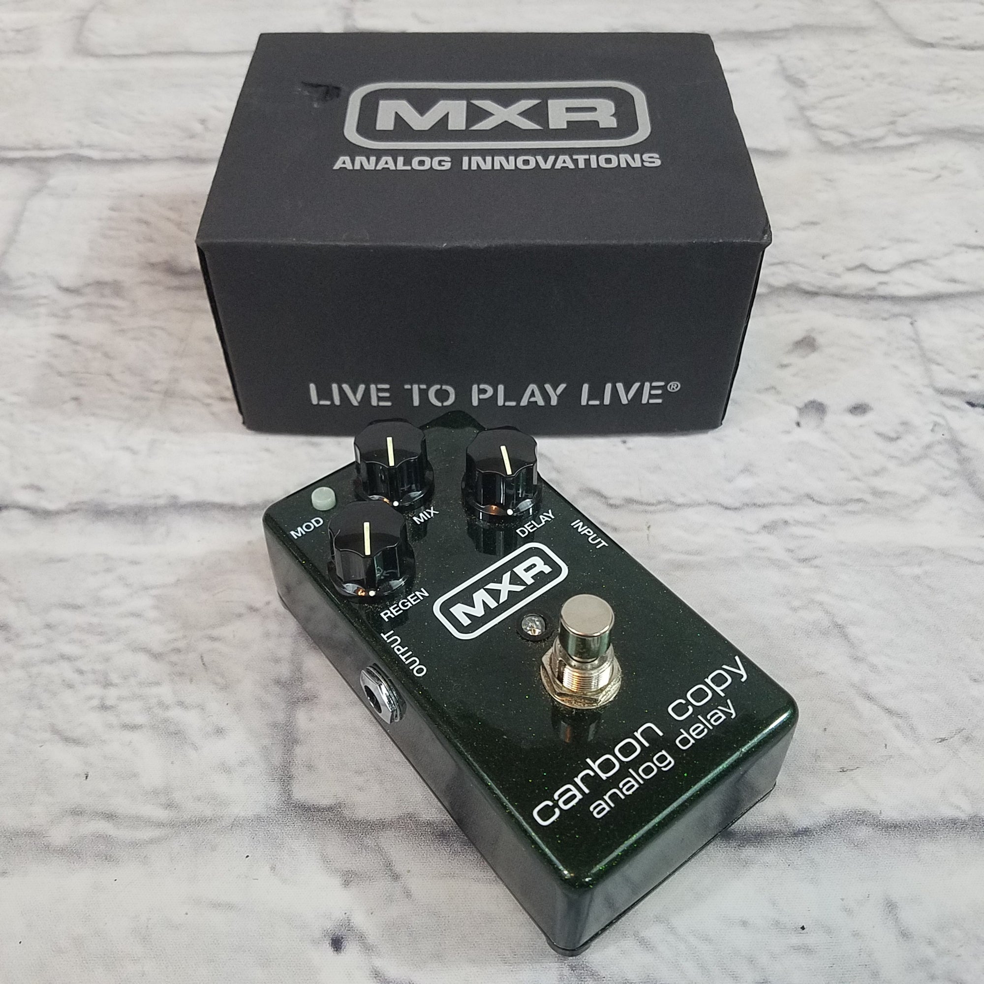 MXR M-169 Carbon Copy Analog Delay Pedal