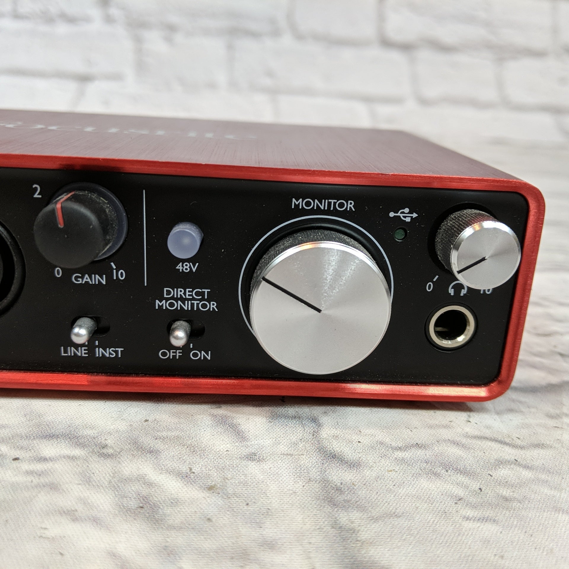 Focusrite Scarlett 2i2 2nd Generation USB Recording Interface