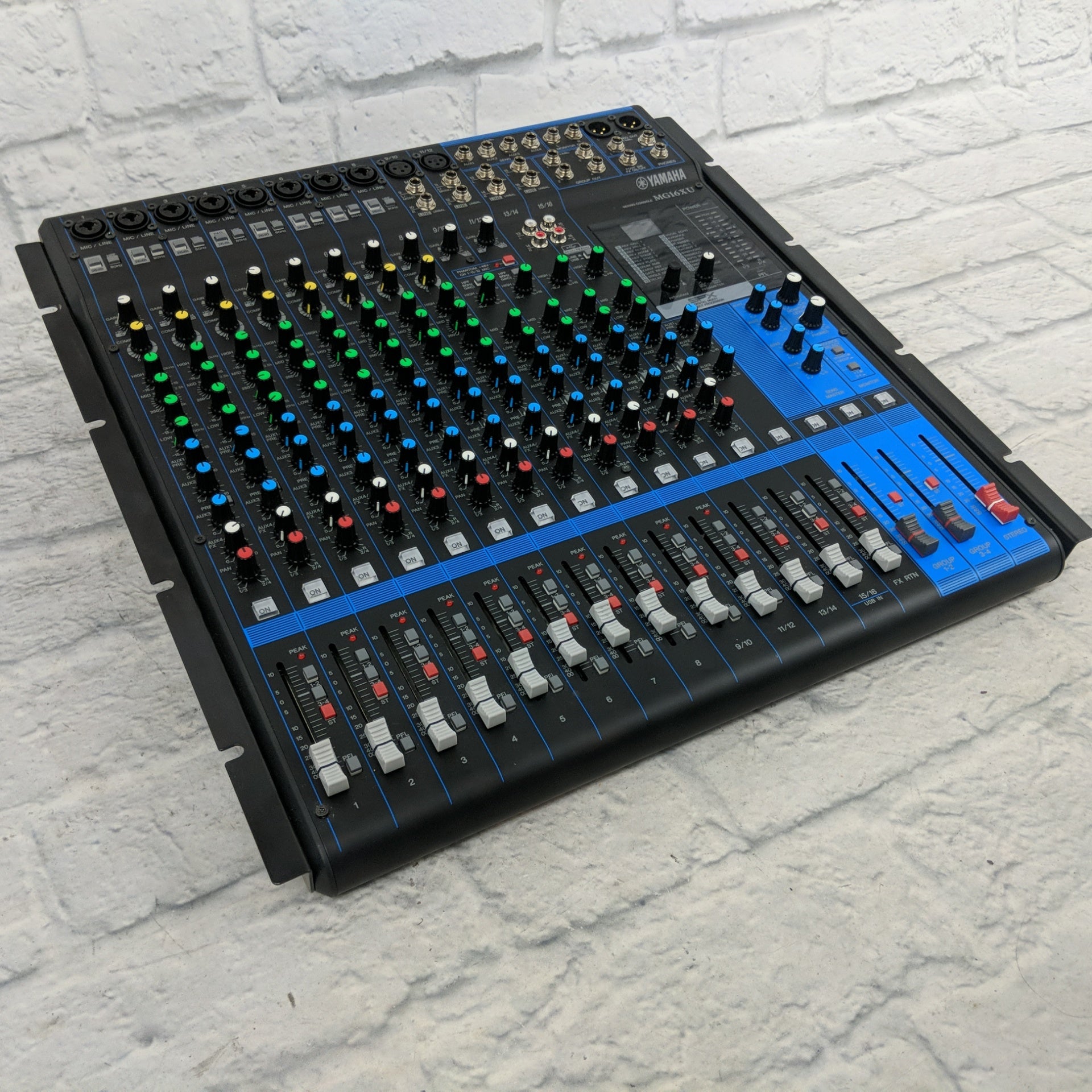 Yamaha MG16XU Mixing Console