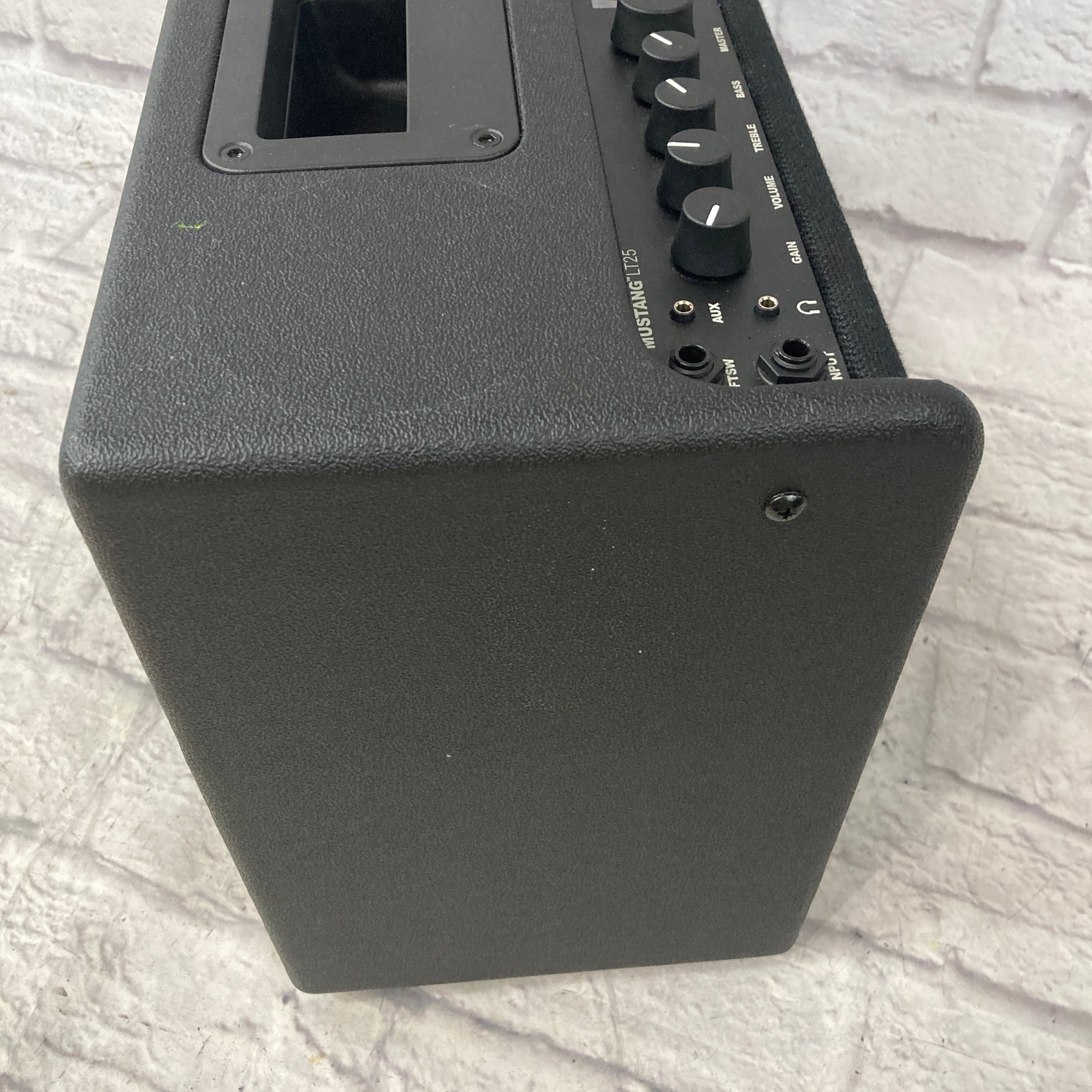 Fender Mustang LT25 25-Watt 1x8" Digital Modeling Guitar Combo