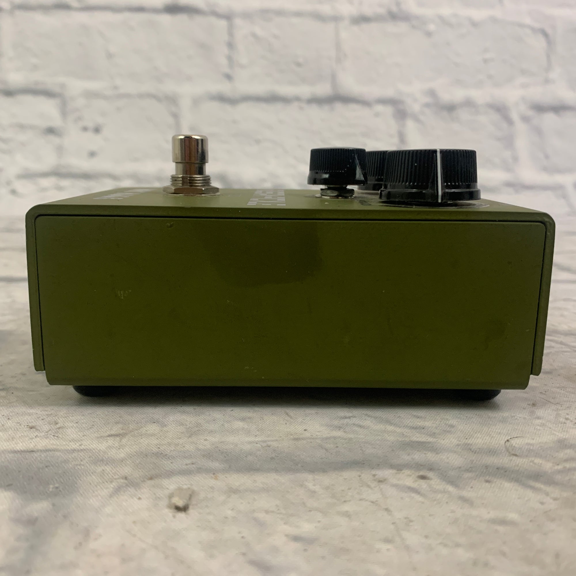 Way Huge Electronics WHE408 Russian Pickle Fuzz Pedal w/ box