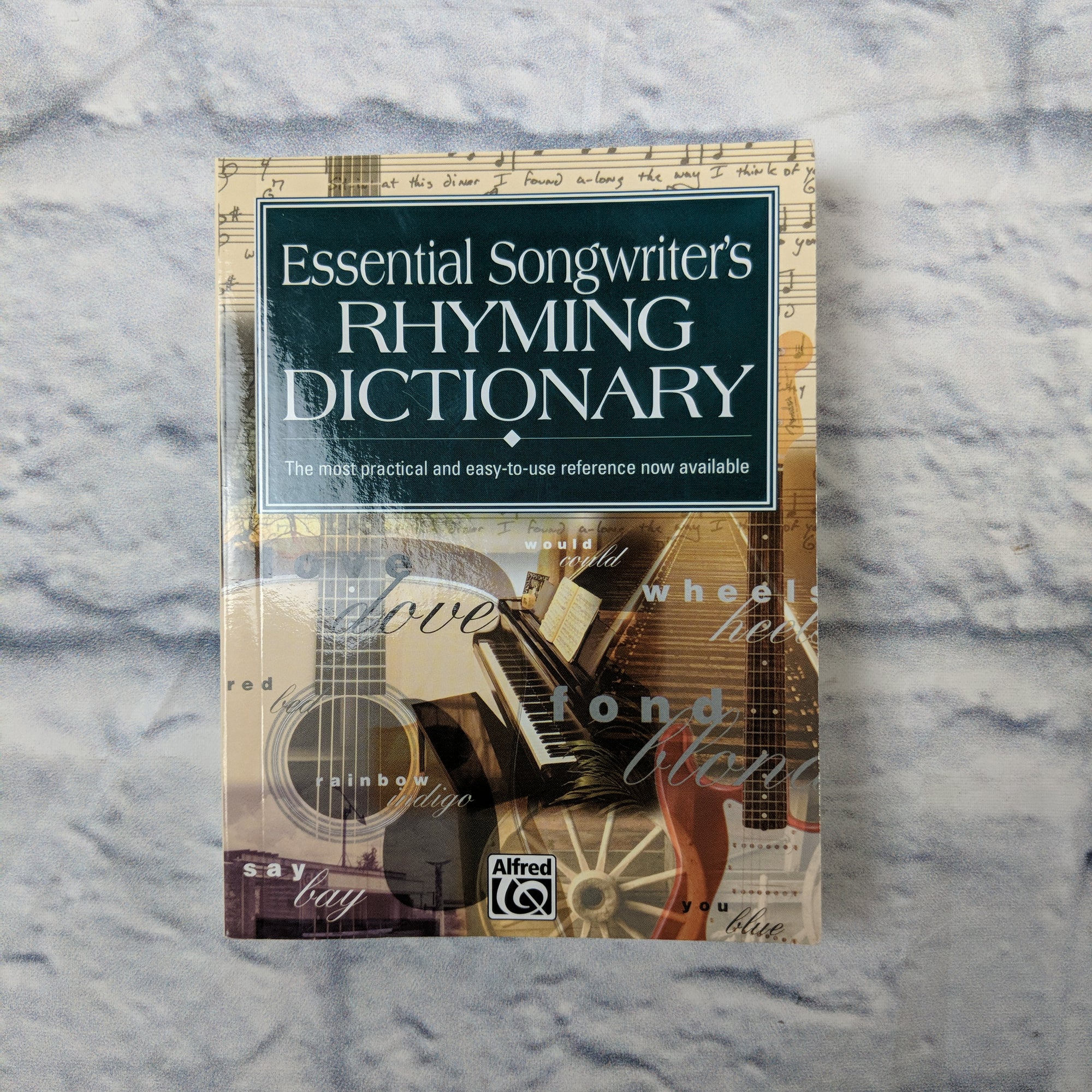 Alfred Essential Dictionary of Songwriter's Rhymes