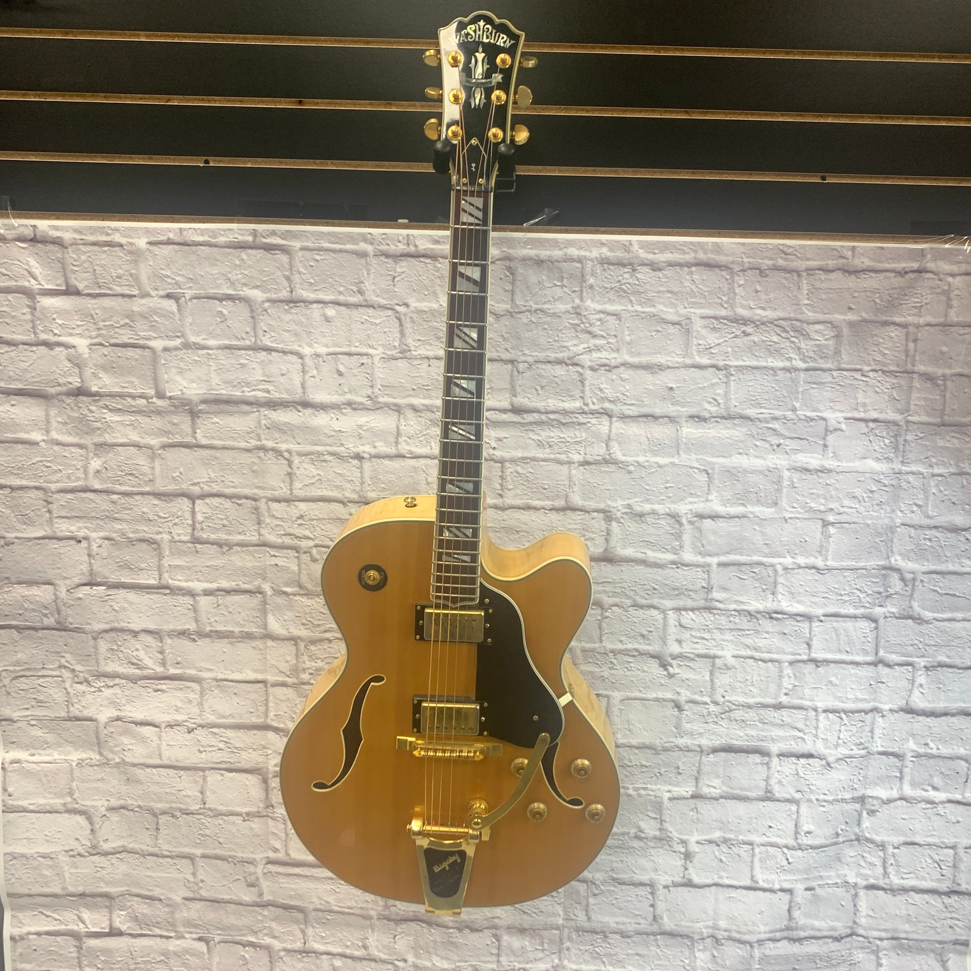 Washburn J-6S Montgomery HollowBody W/ Bigsby - Natural