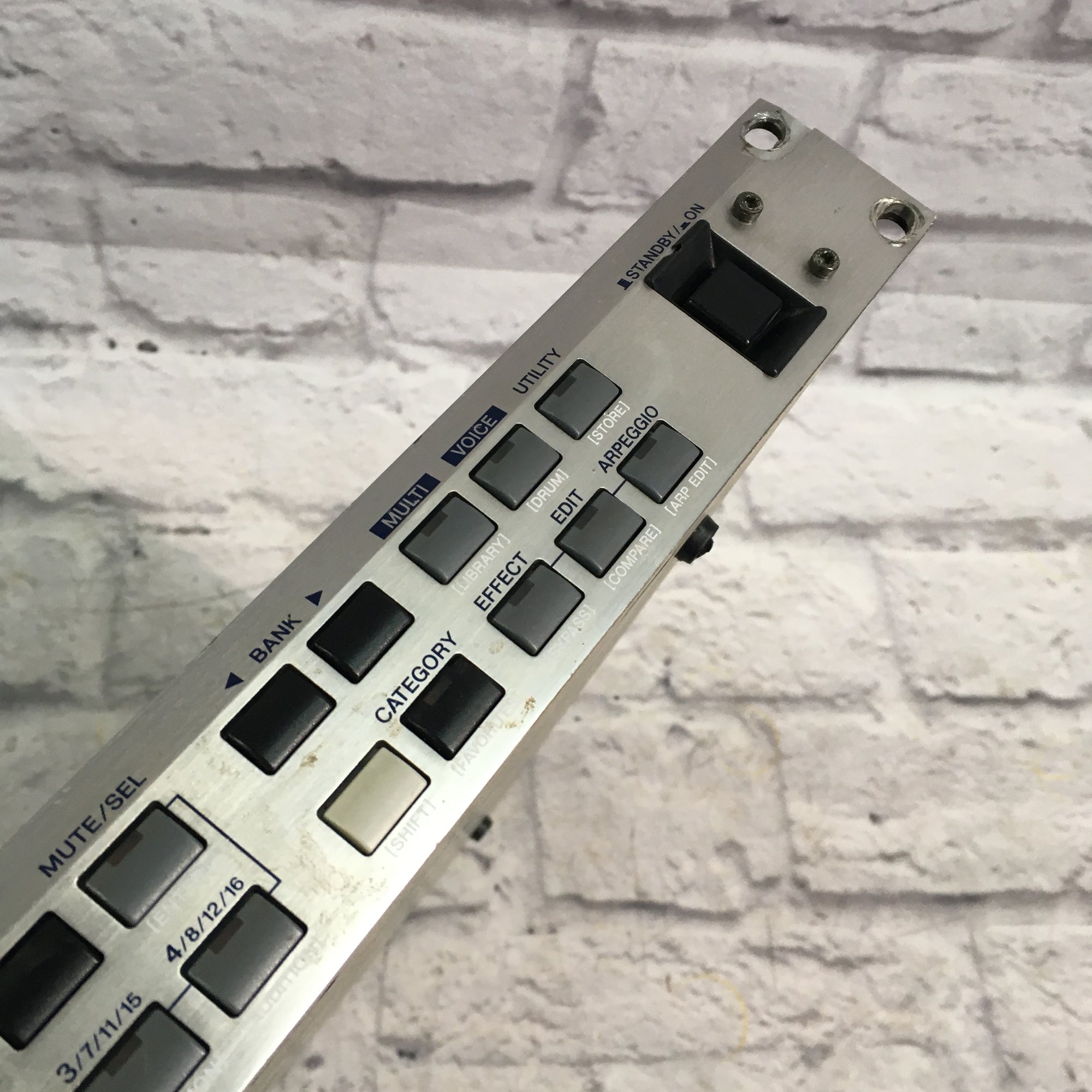 Yamaha Motif Rack Synthesizer with Power Supply - Evolution