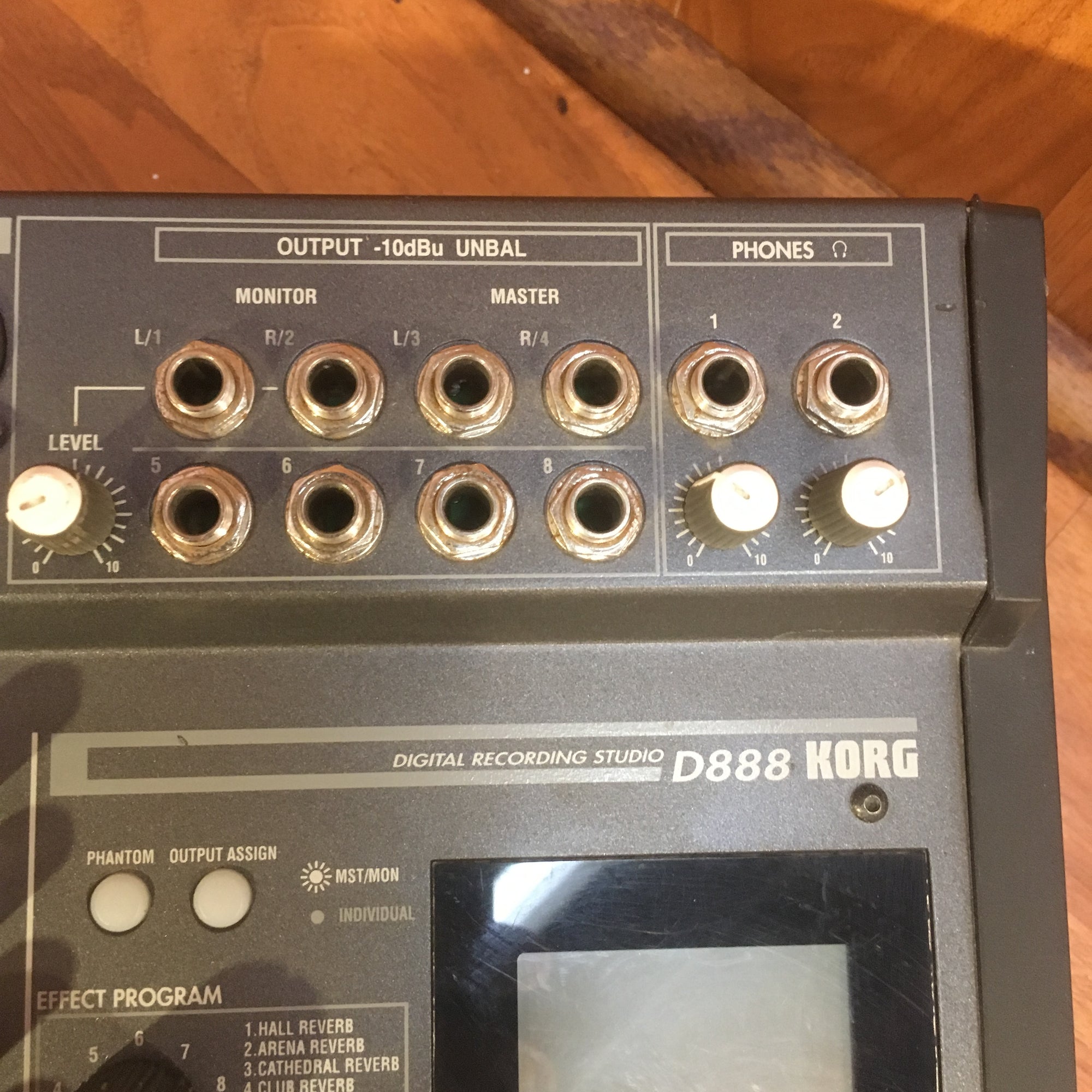 Korg D888 Digital 8 Track Mixer Recorder
