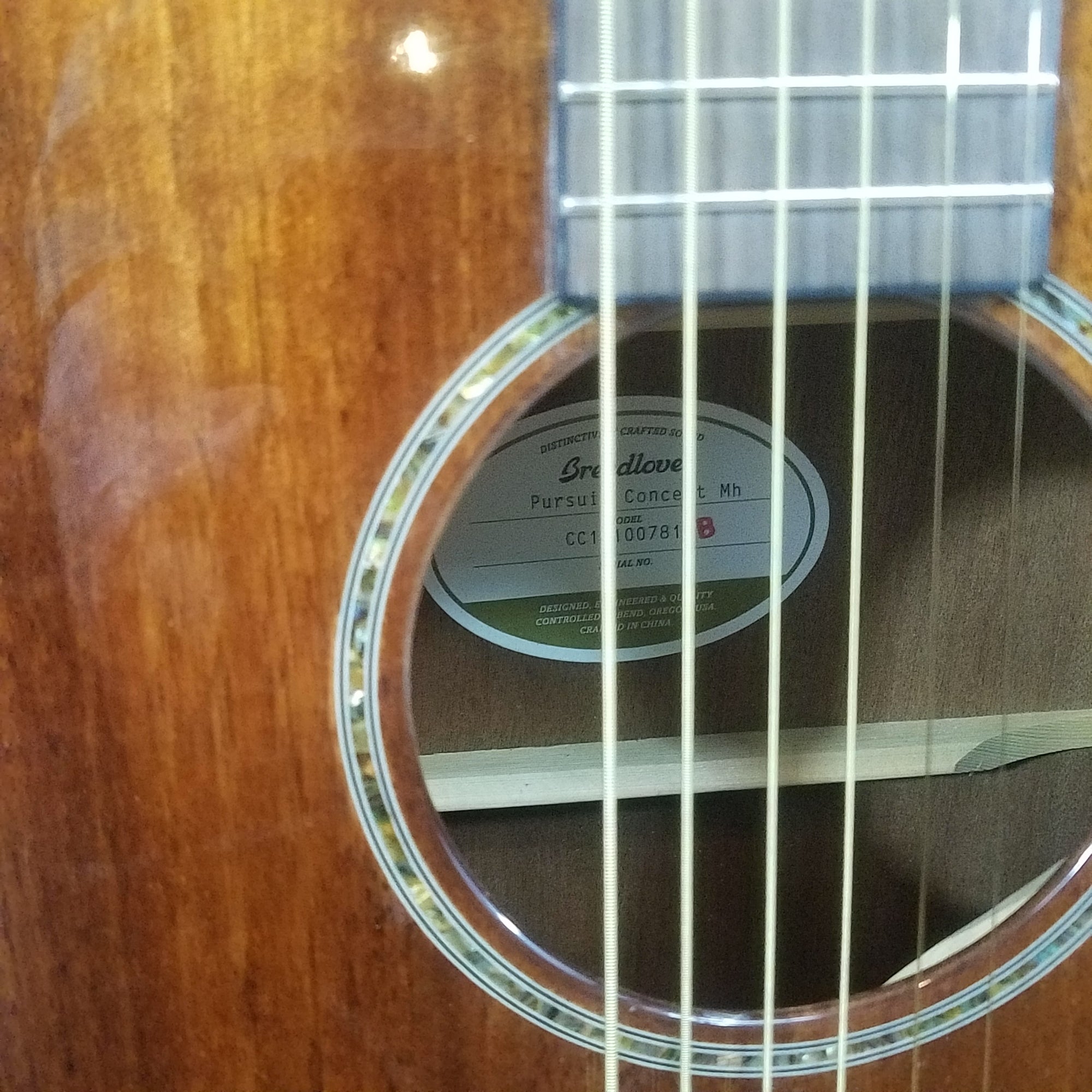 Breedlove Pursuit concert Mahogany Acoustic Guitar