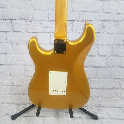 Fernandes Stratocaster Copy With Molded Hardcase
