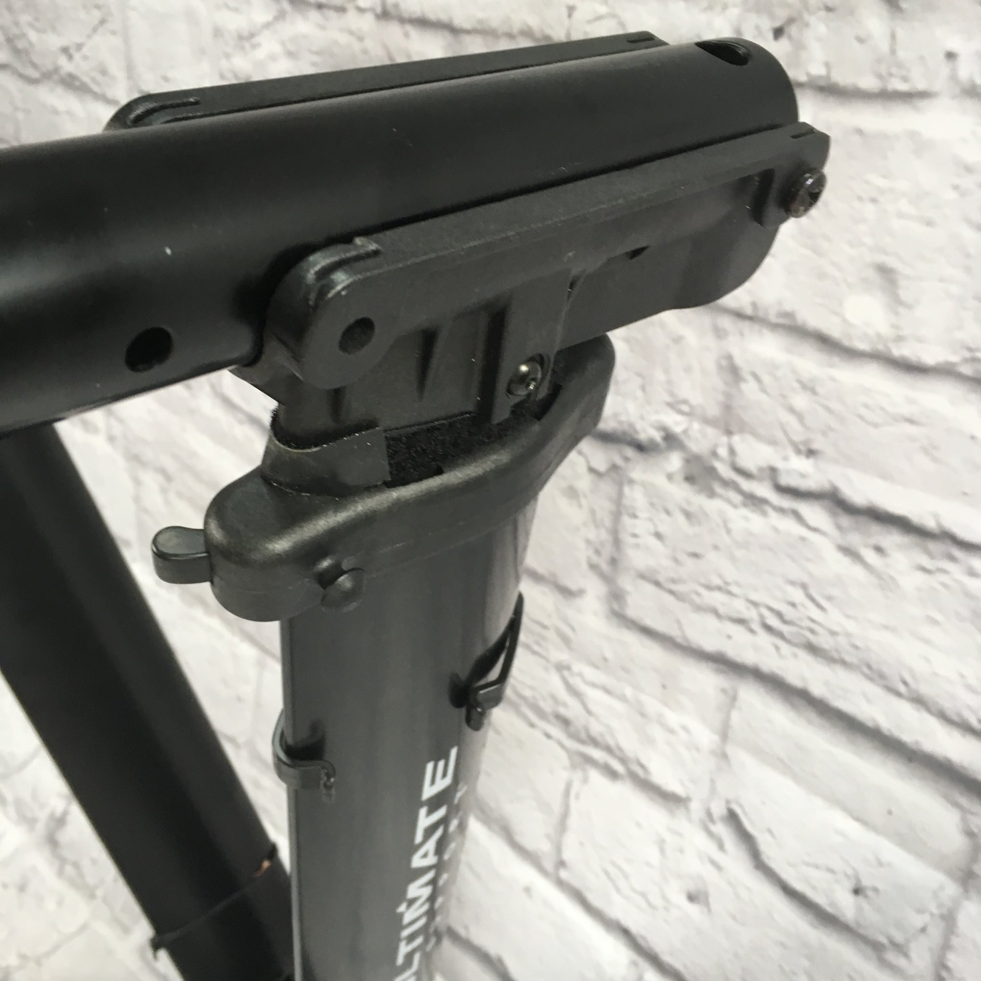 Ultimate Support V-Stand Pro Keyboard Stand with bag