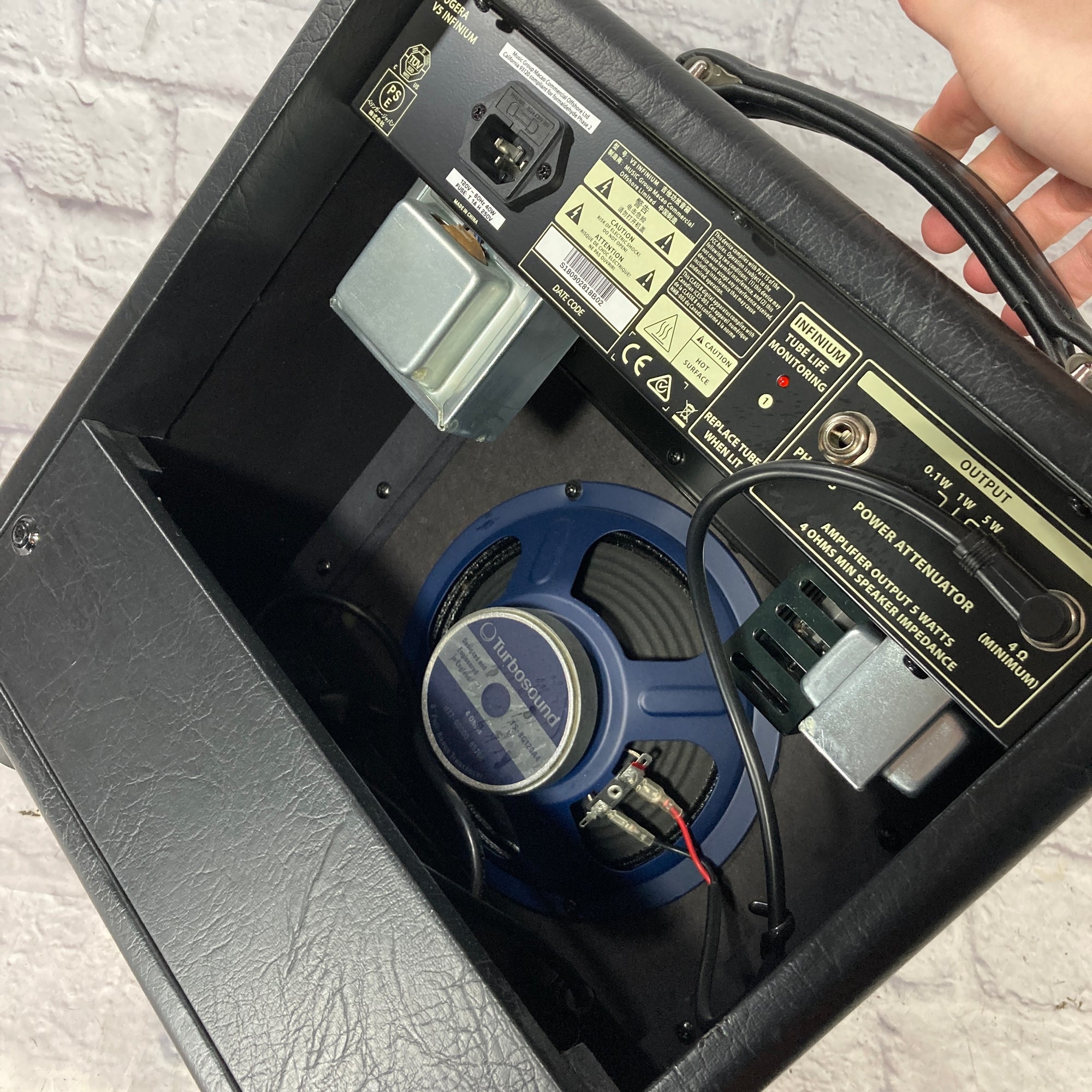 Bugera V5 Infinium 1x8 Guitar Combo Amp