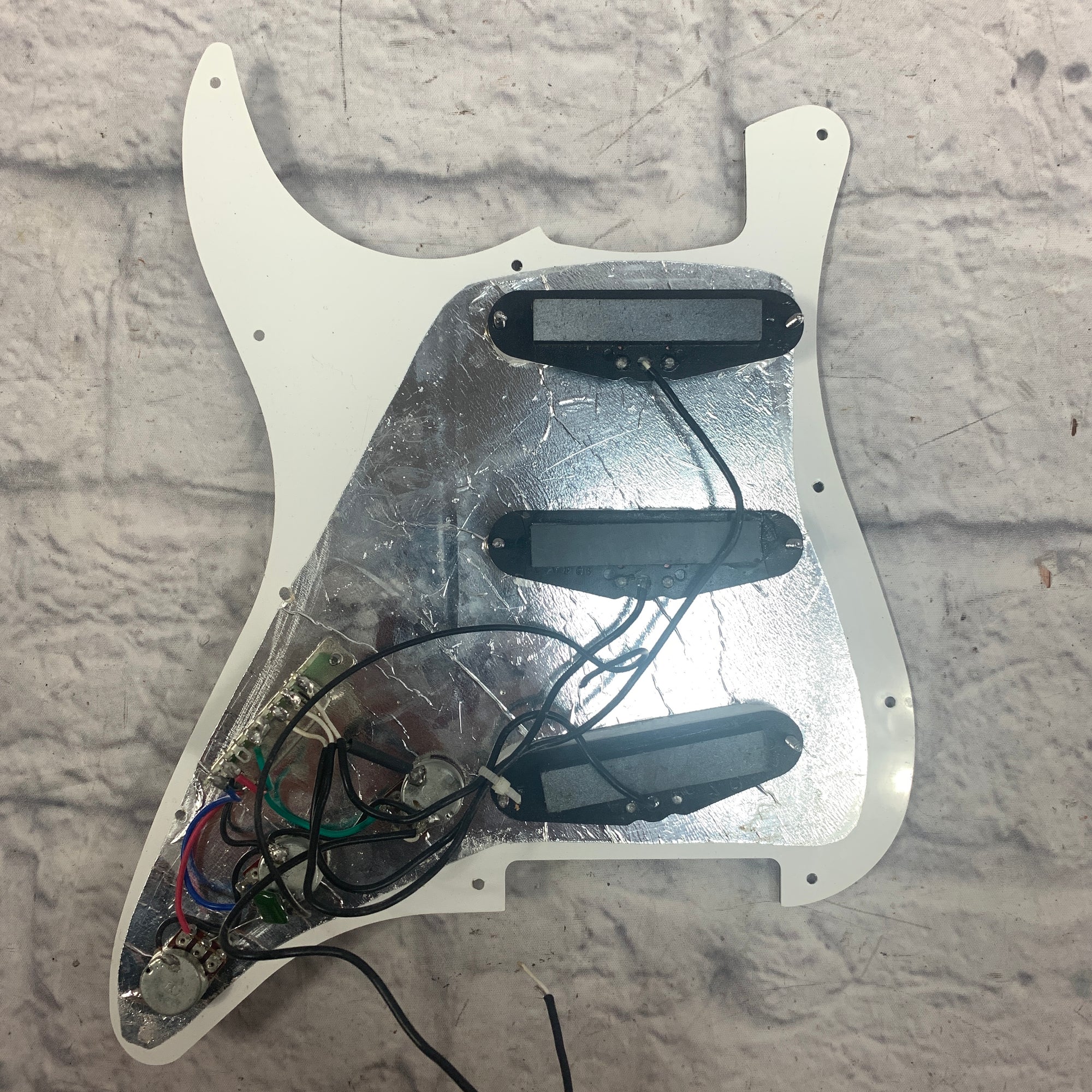 Unknown Loaded White Stratocaster Pickguard S-S-S