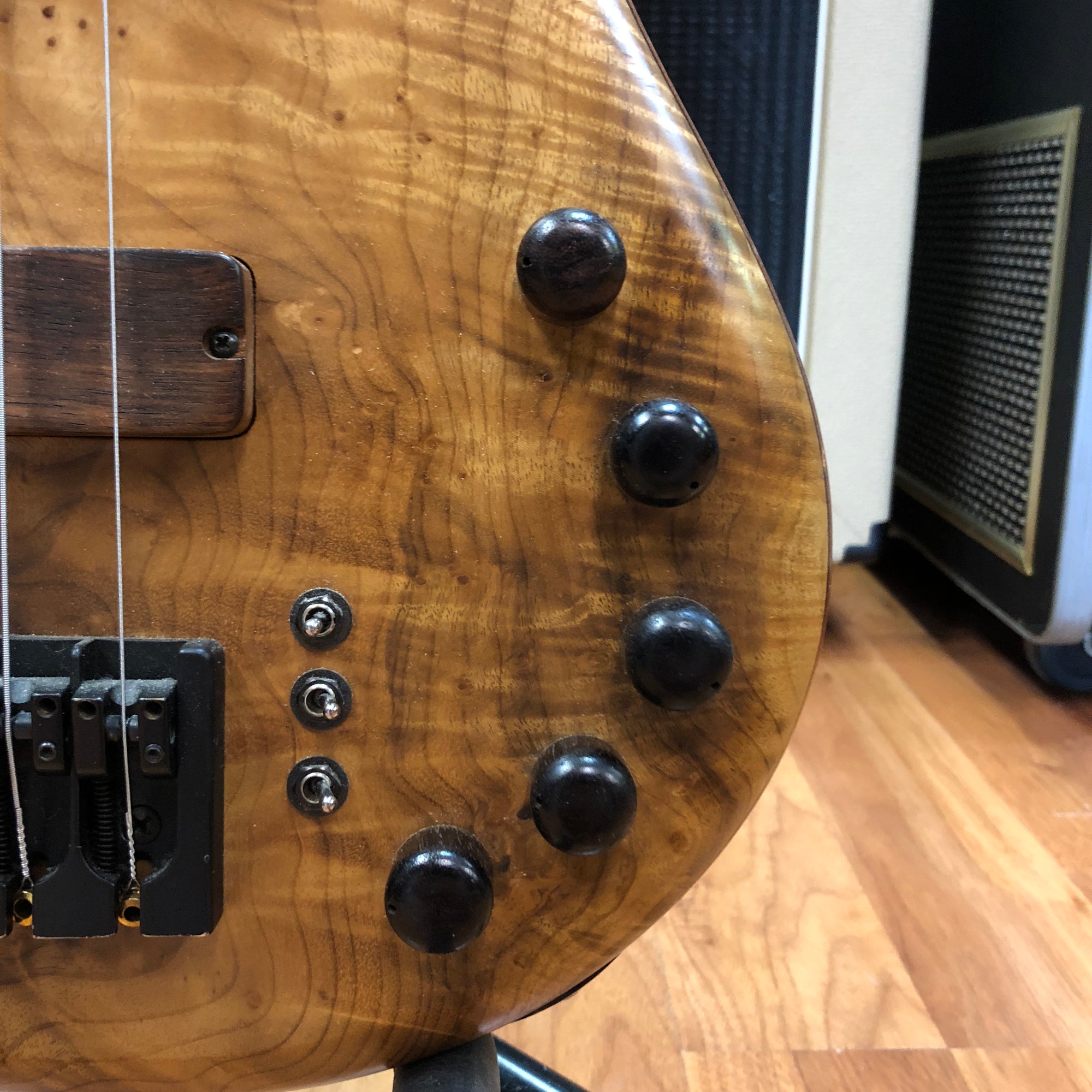 **Stambaugh 6 String Active Bass DCSN