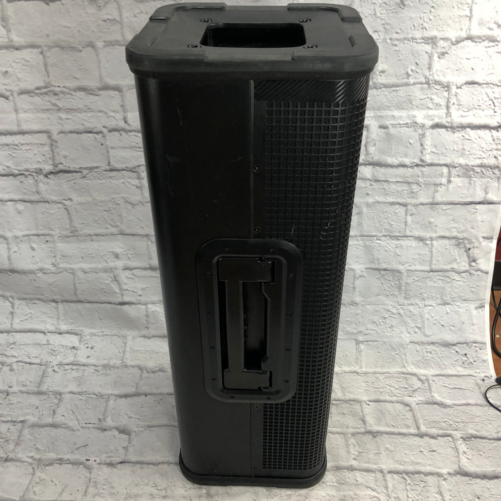 Line 6 L3T 3-Way Powered PA Speaker