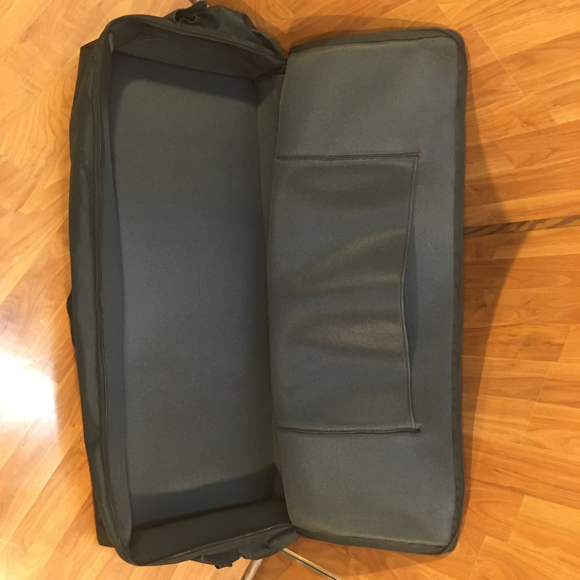 Gand Levy's EM524DX 61 Keyboard Gig Bag