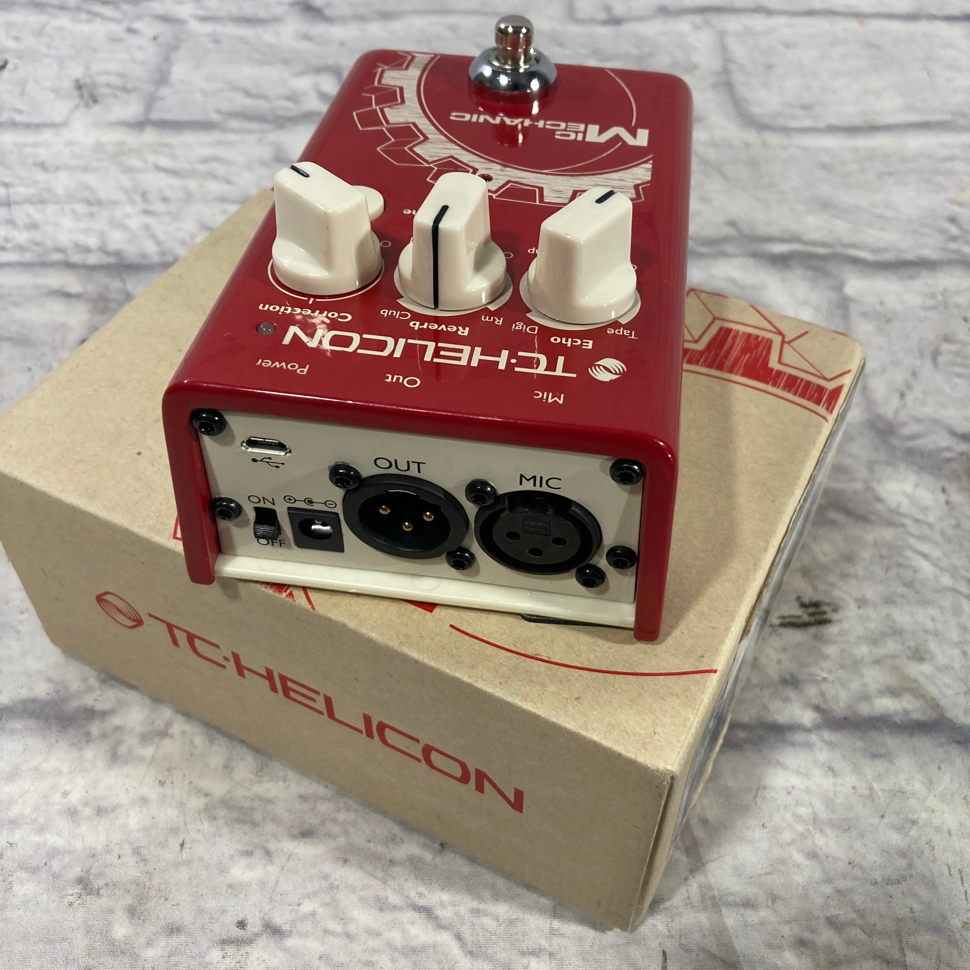 TC Helicon Mic Mechanic V2 Vocal Effect Pedal