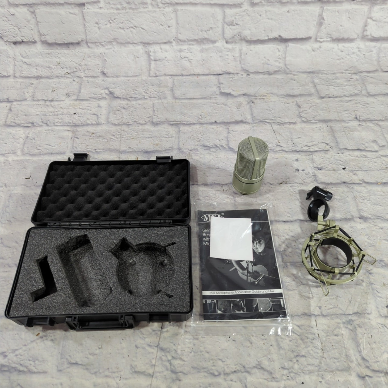 MXL 990 Condenser Mic w/ Case