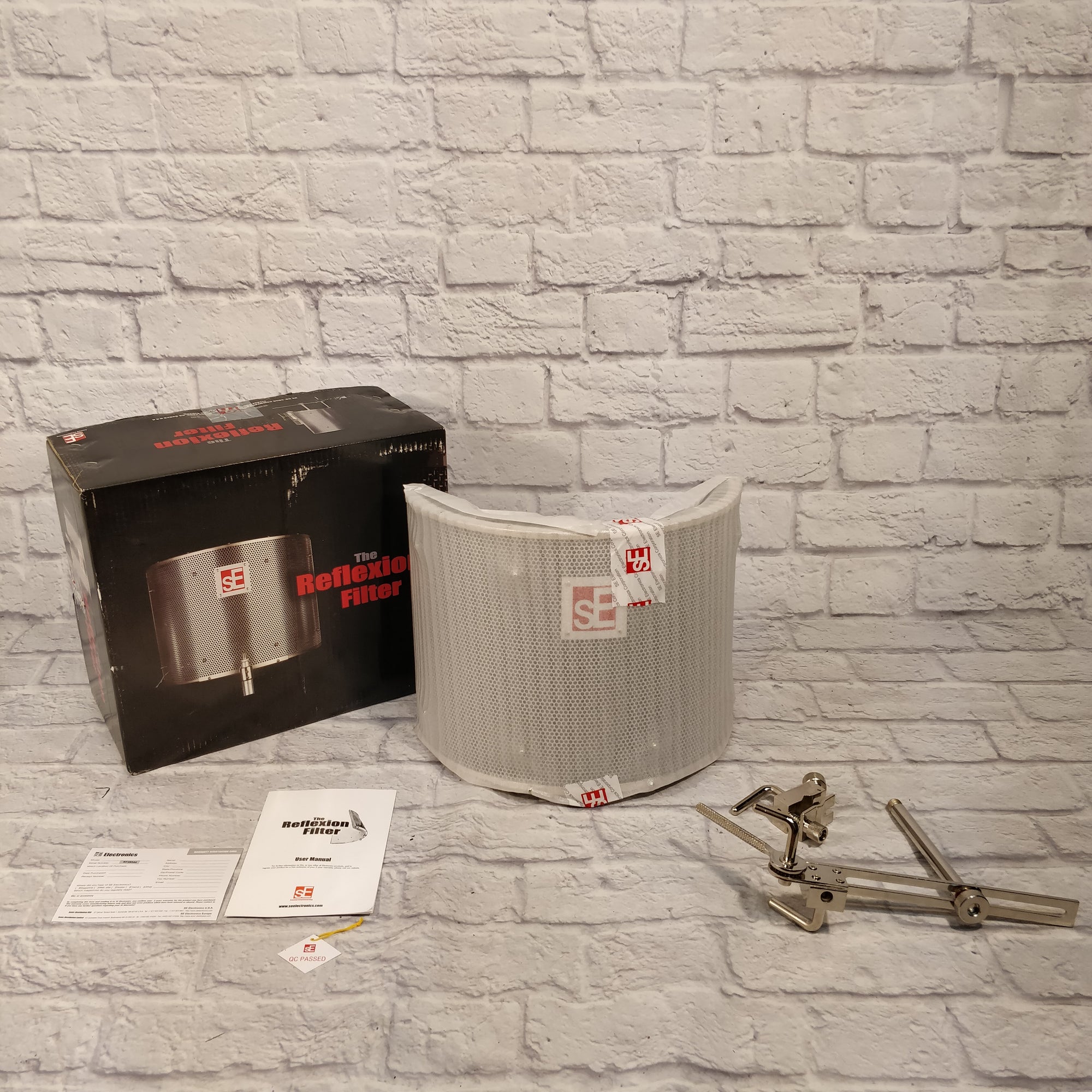 SE The Reflexion Filter PRO Portable Vocal Booth (Unused)