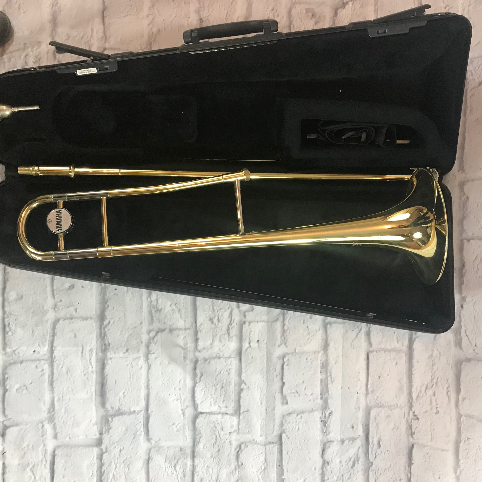 Yamaha YSL200AD Student Trombone Outfit w Case and Mouthpiece