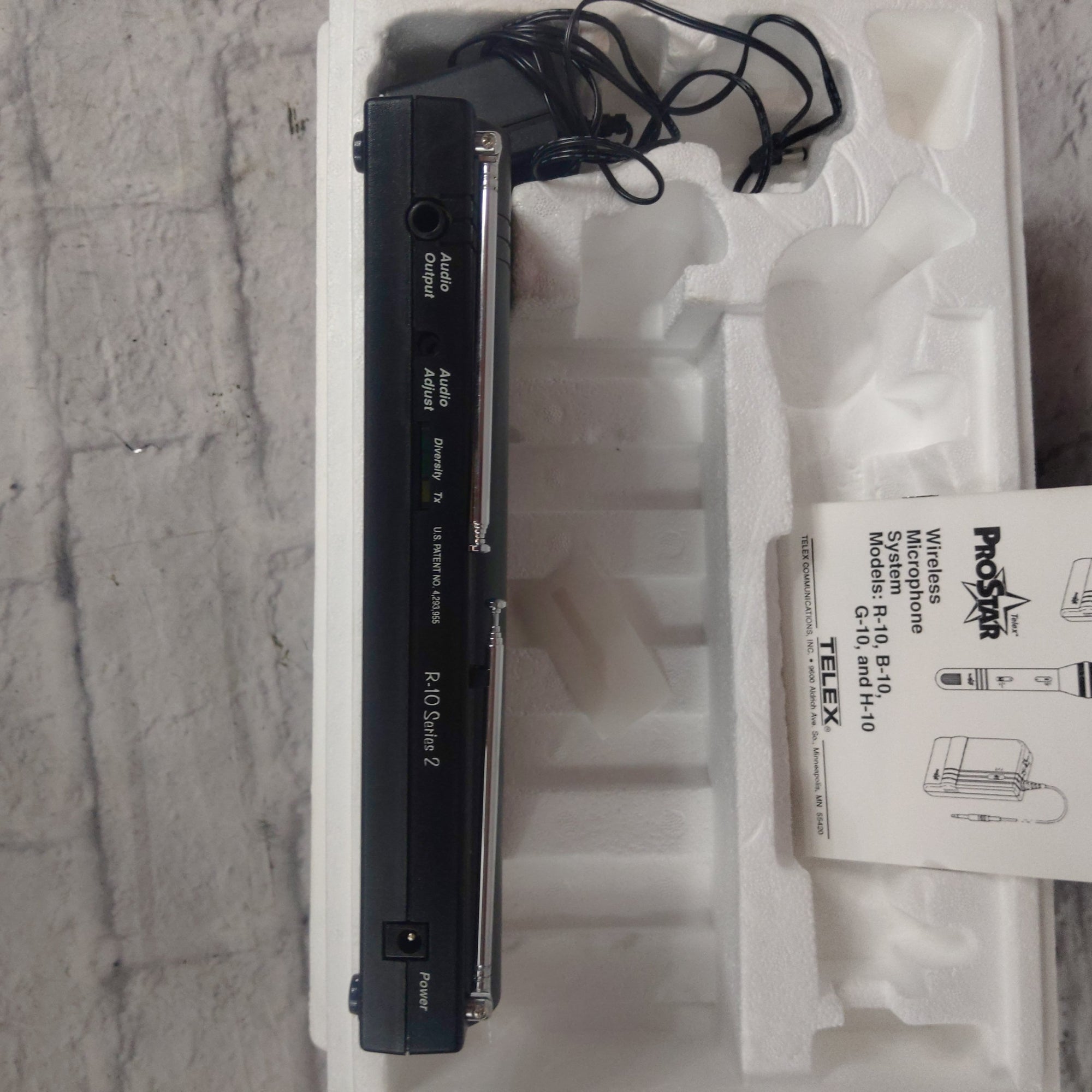 Telex R-10 VHF Diversity Receiver