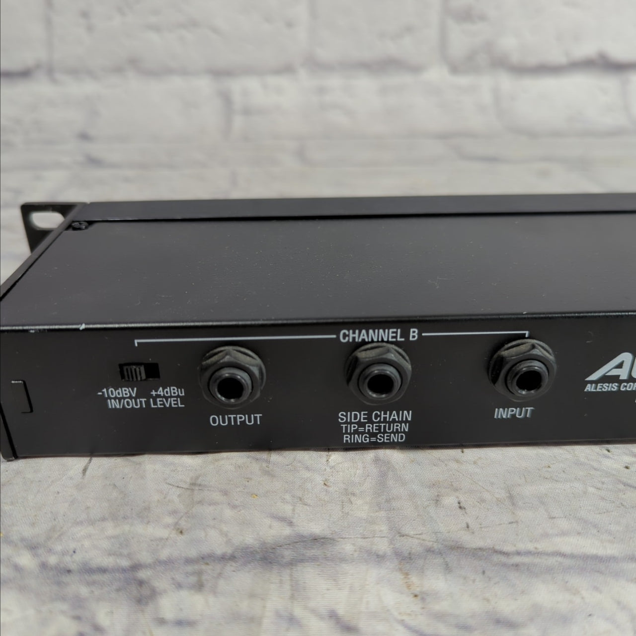 Alesis 3630 Dual Channel Compressor Limiter w/ Gate