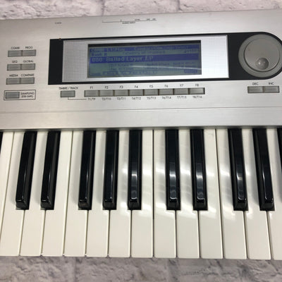 Korg Triton LE 76 Music Workstation