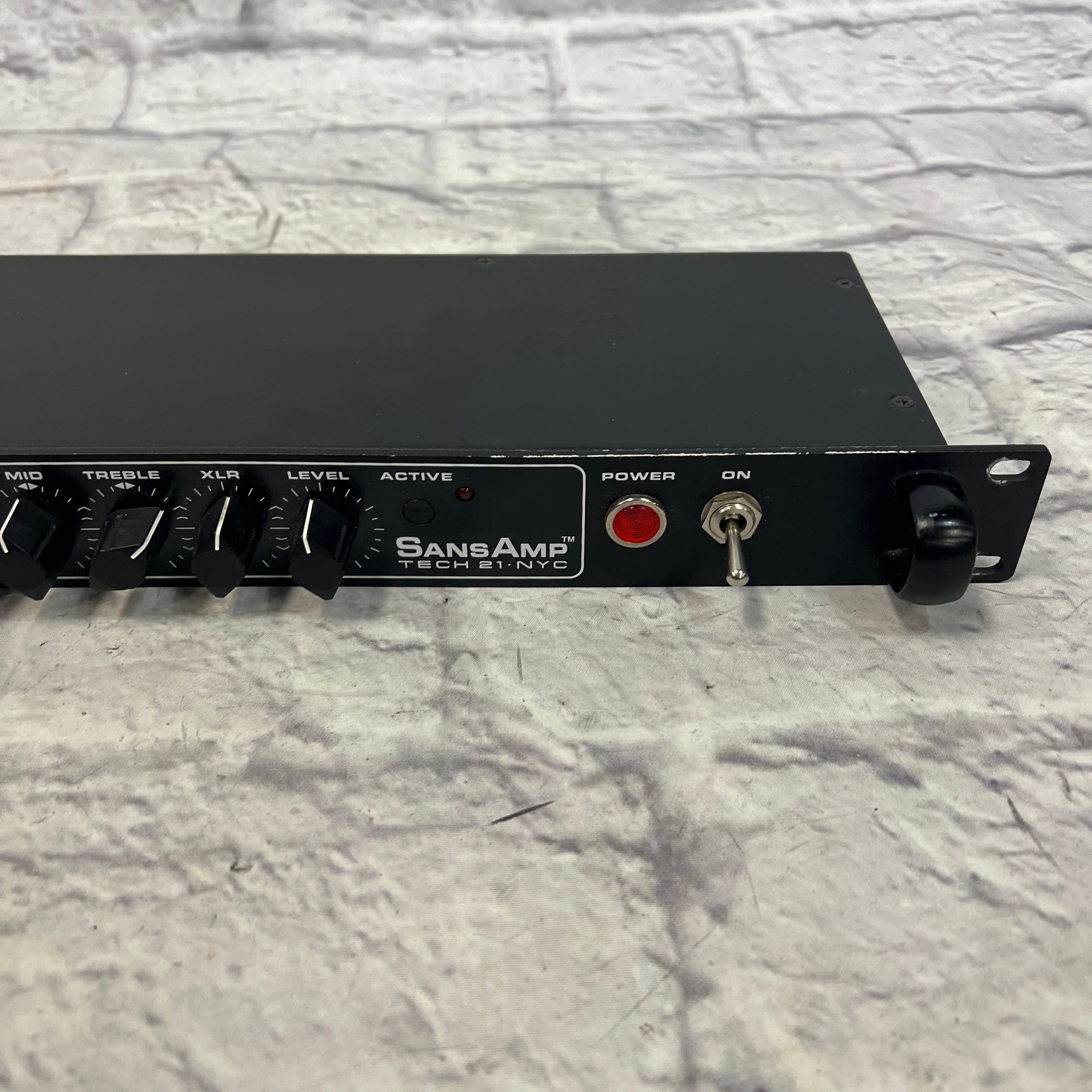 Tech 21 Sans Amp Bass RBI Rackmount Bass - Evolution Music