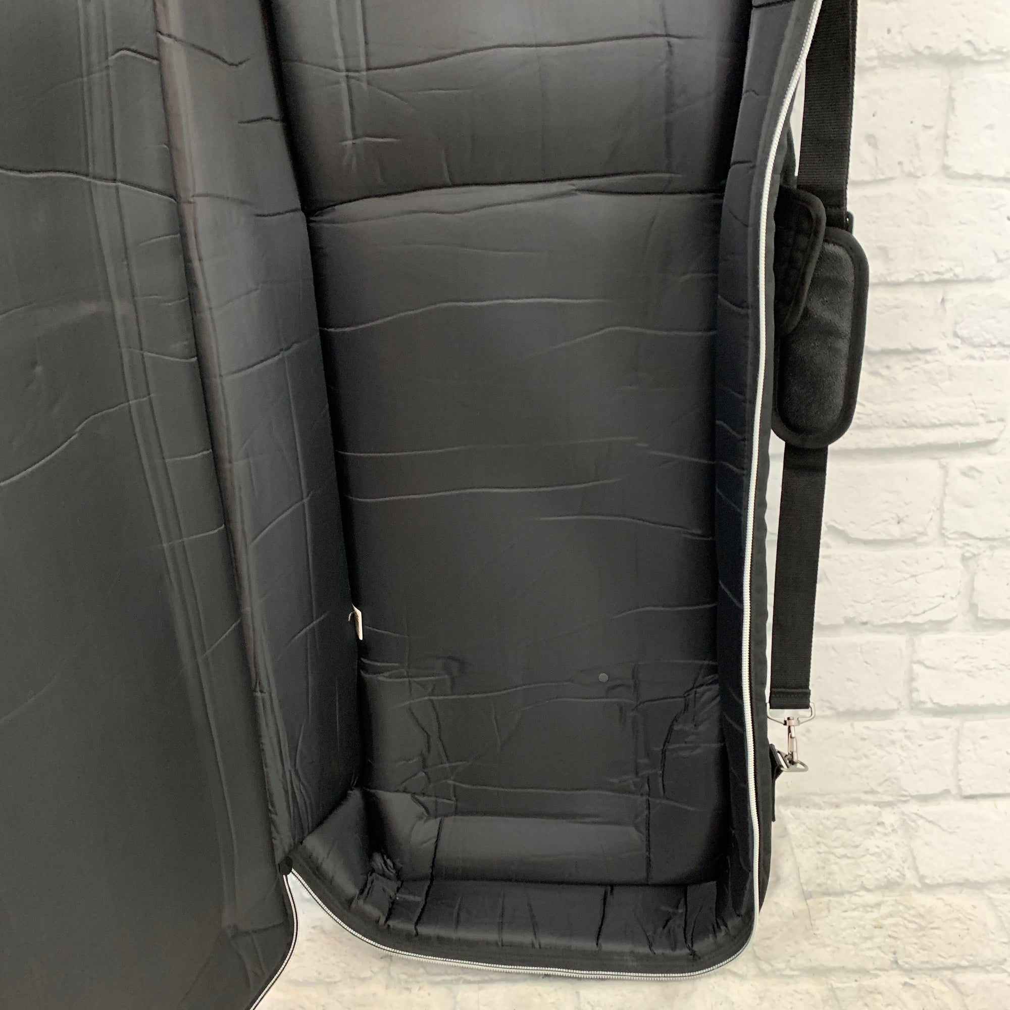 Road Runner RXP15KB Rolling Keyboard Bag