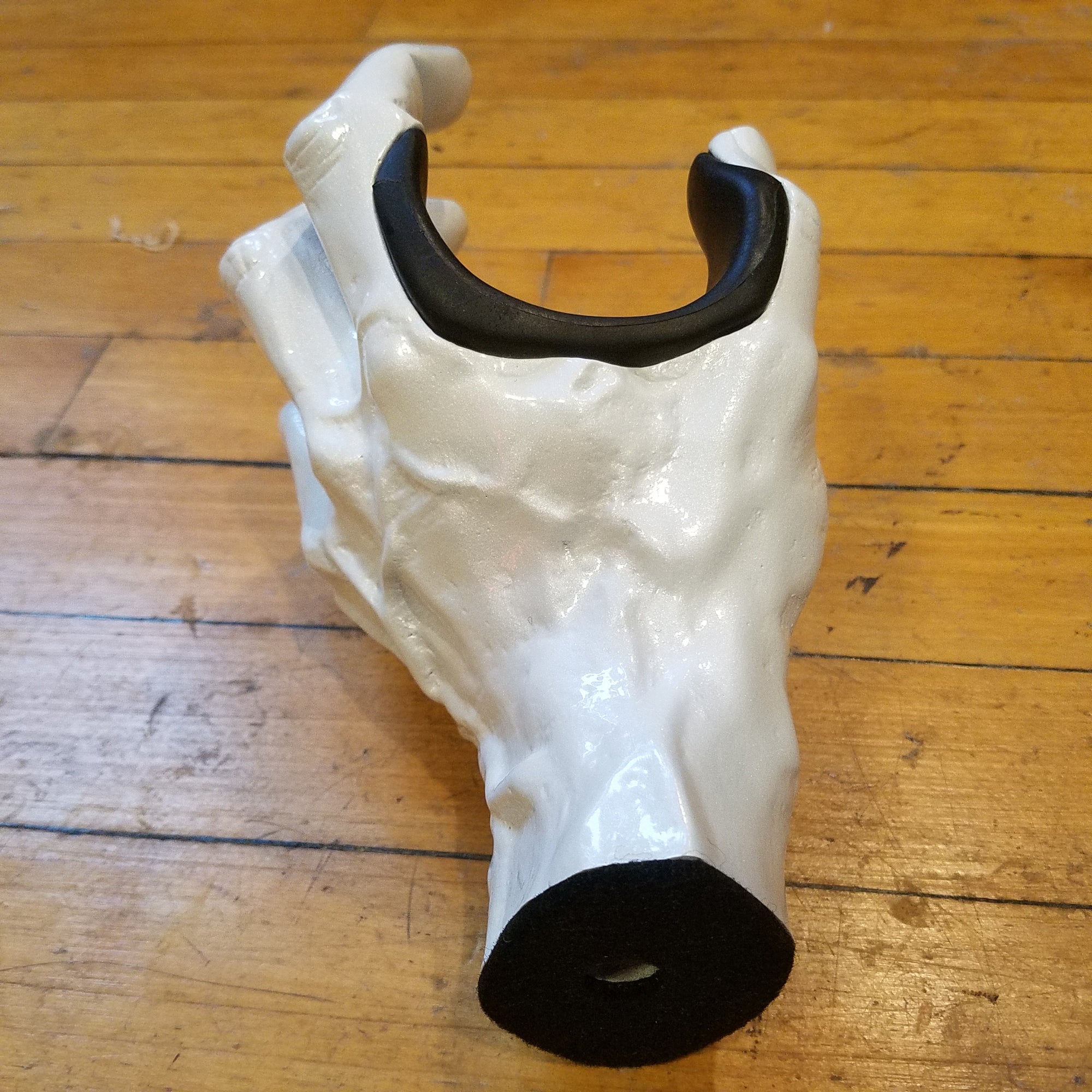 Guitar Grip Custom Guitar Wall Hanger - Pearl White Metallic Male Left Hand