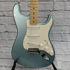 Fender 2002 Standard Stratocaster Electric Guitar