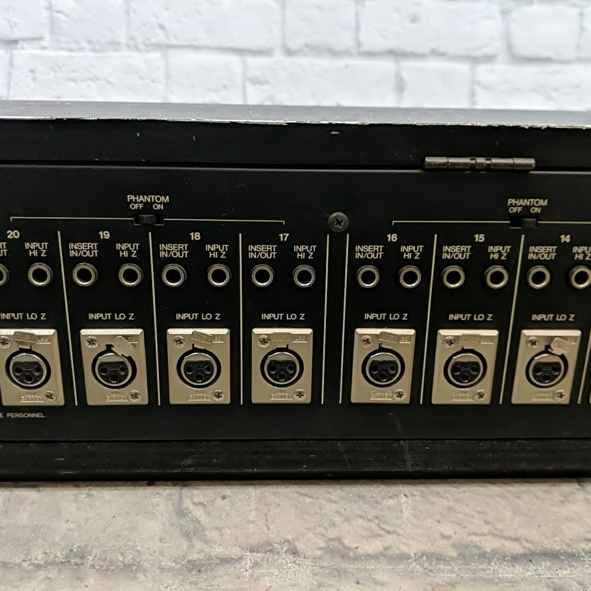Yamaha MC2404 24-Channel Console Mixer