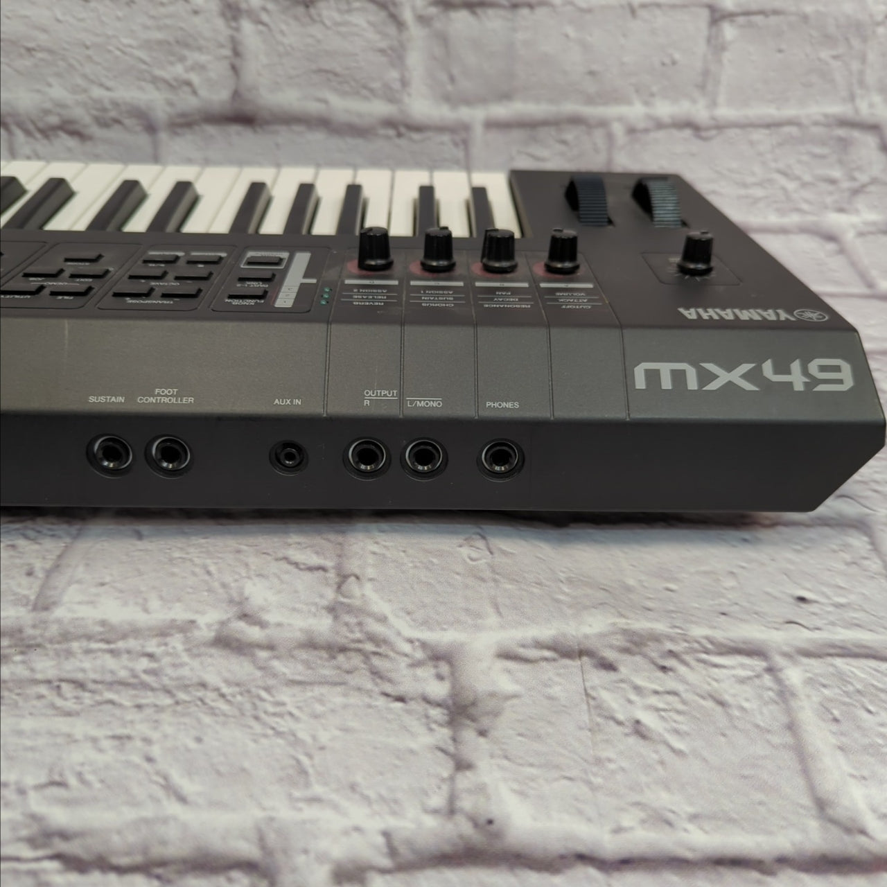 Yamaha MX49 49-Key Digital Synthesizer