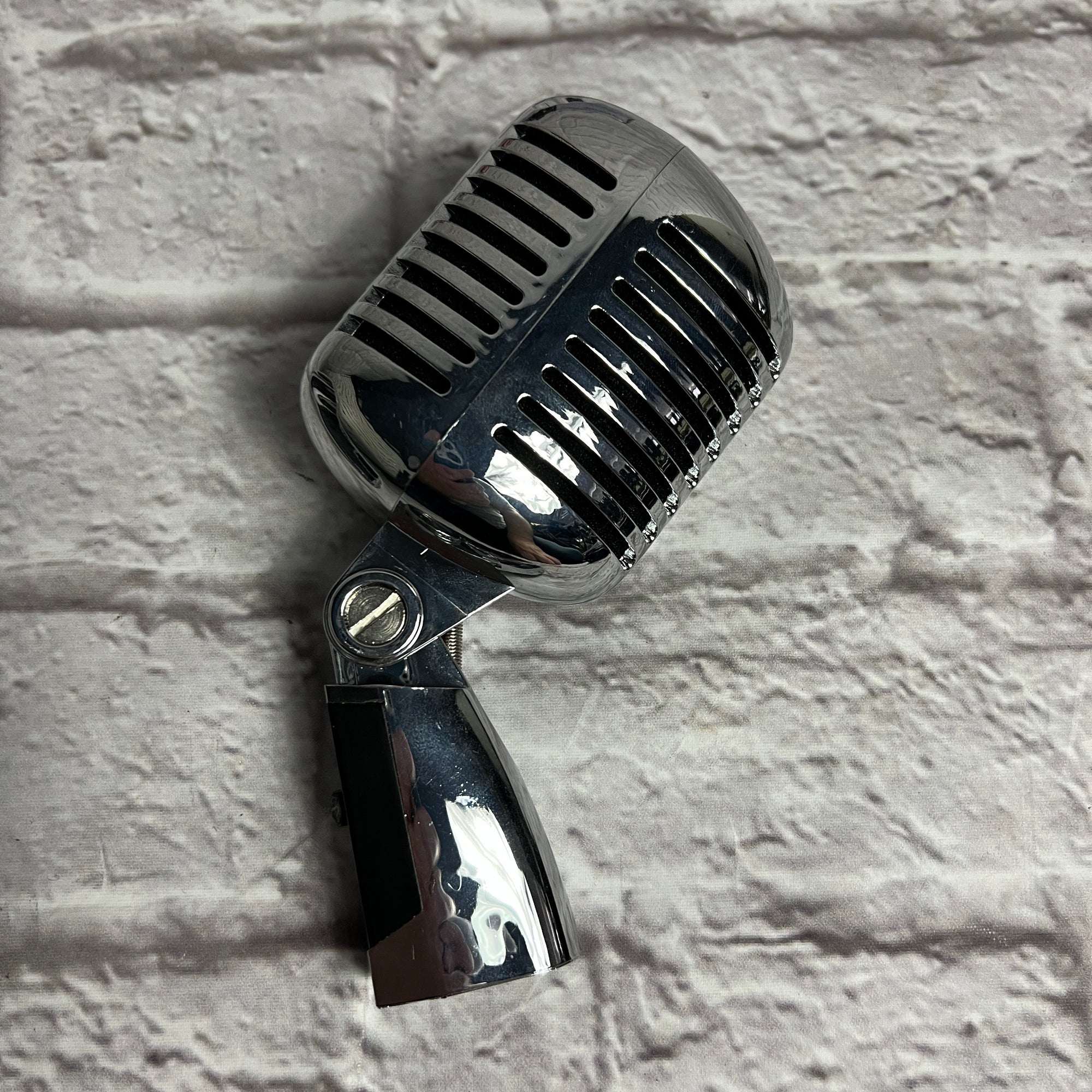 Pyle Pro PDMICR42 Classic Retro Dynamic Microphone