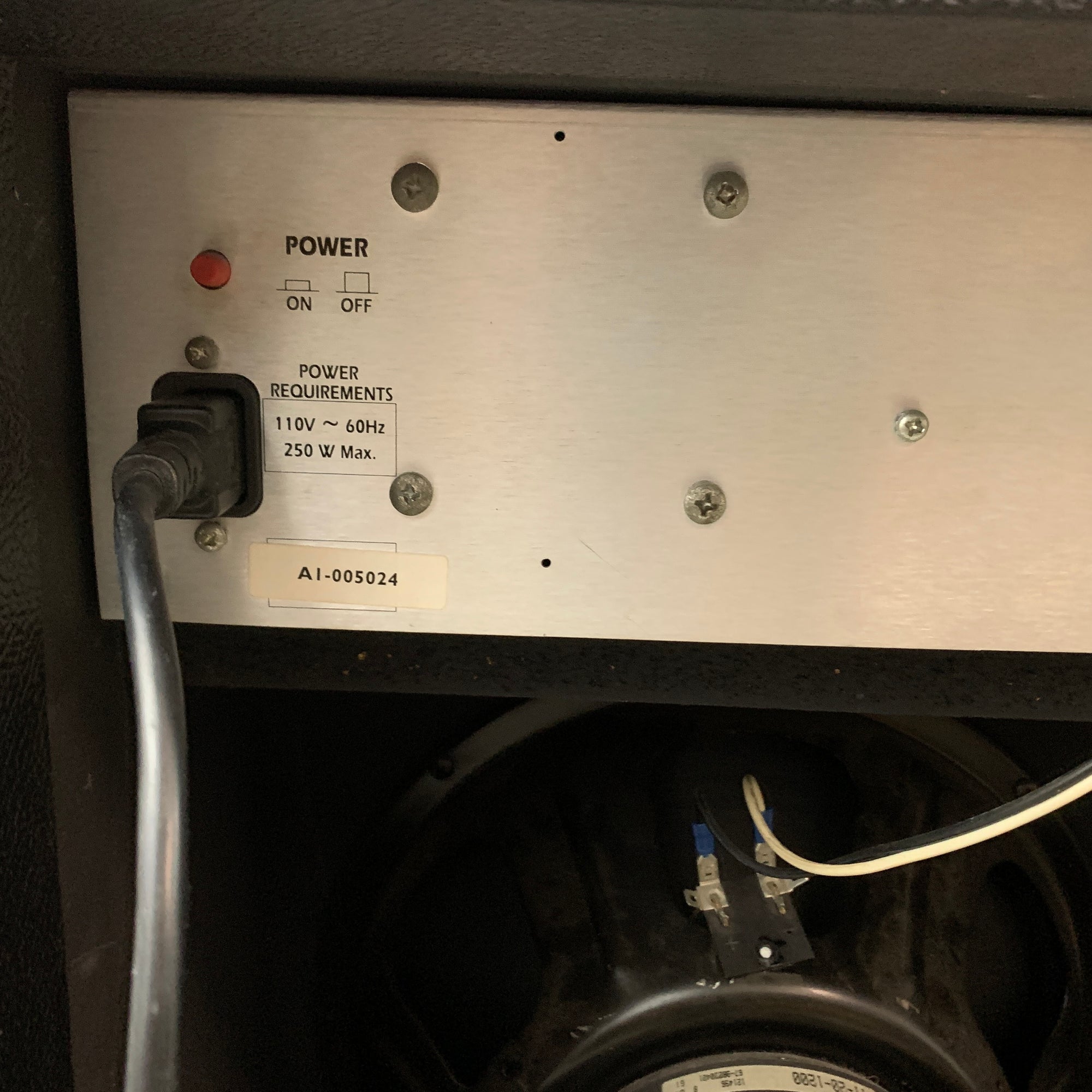 Line 6 AxSys 100 Watt Stereo Modeling Guitar Amplifier