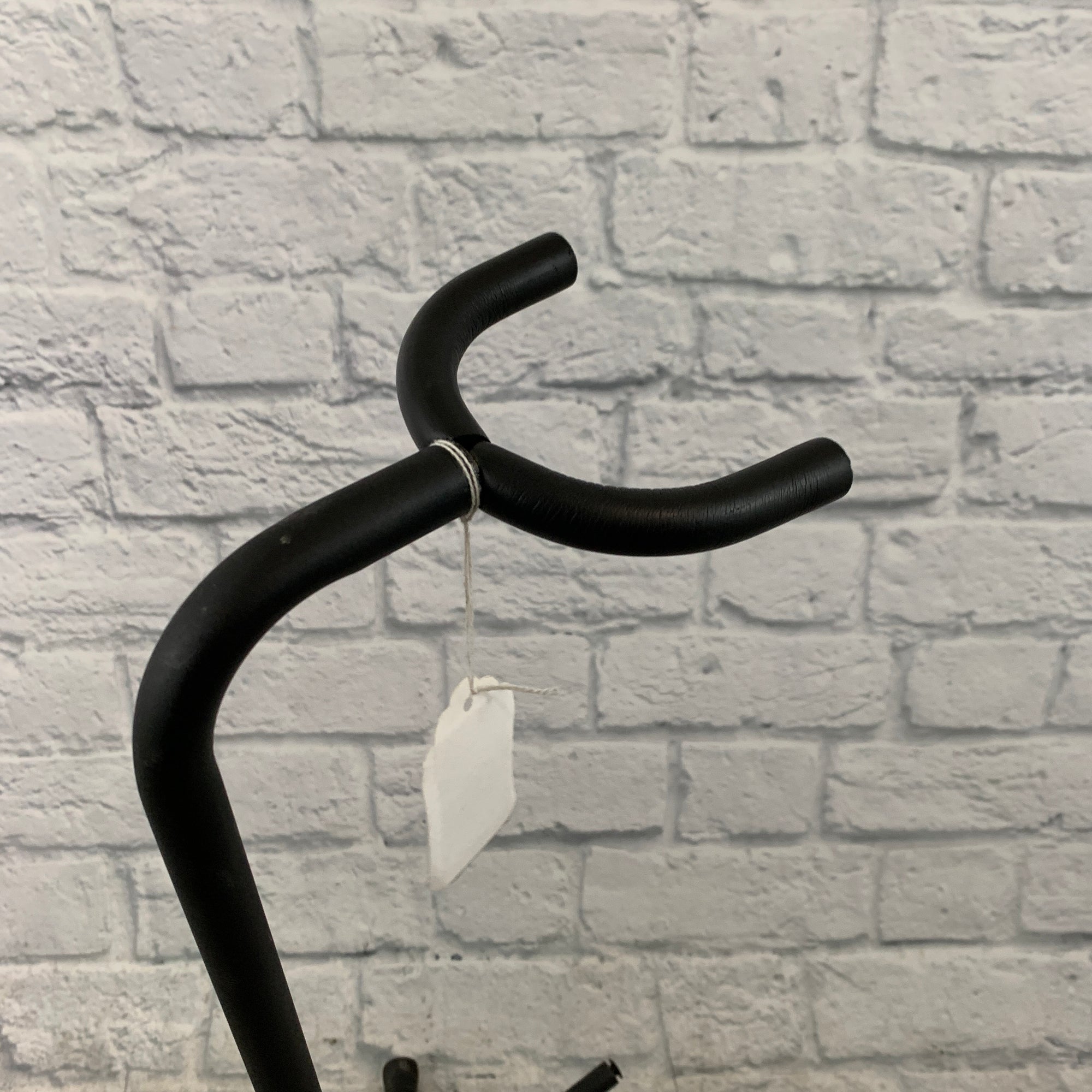 GS2 Black Metal Guitar Stand