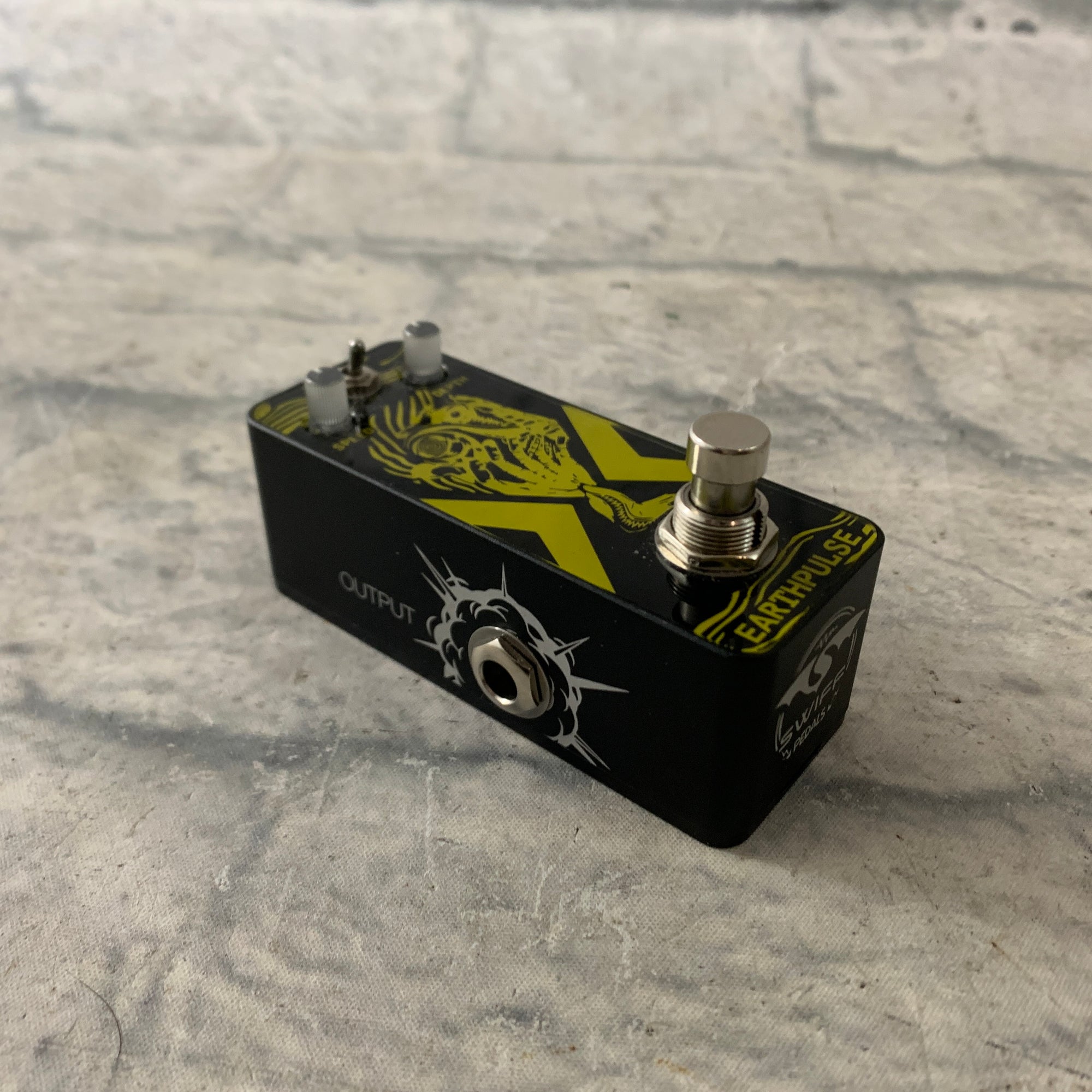 Swiff Earthpulse Tremolo Pulsator Pedal