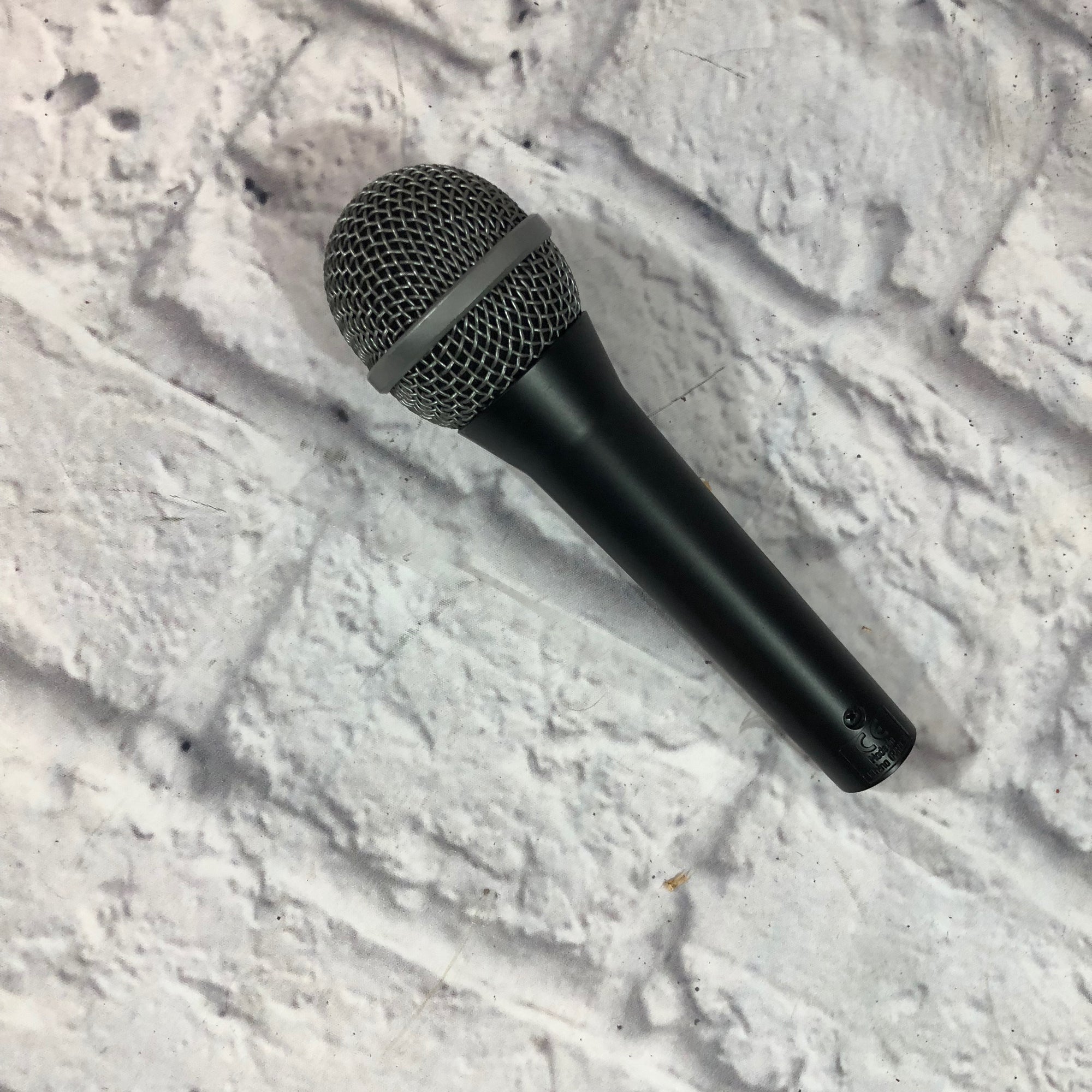 AKG D88 S Dynamic Microphone - Evolution Music
