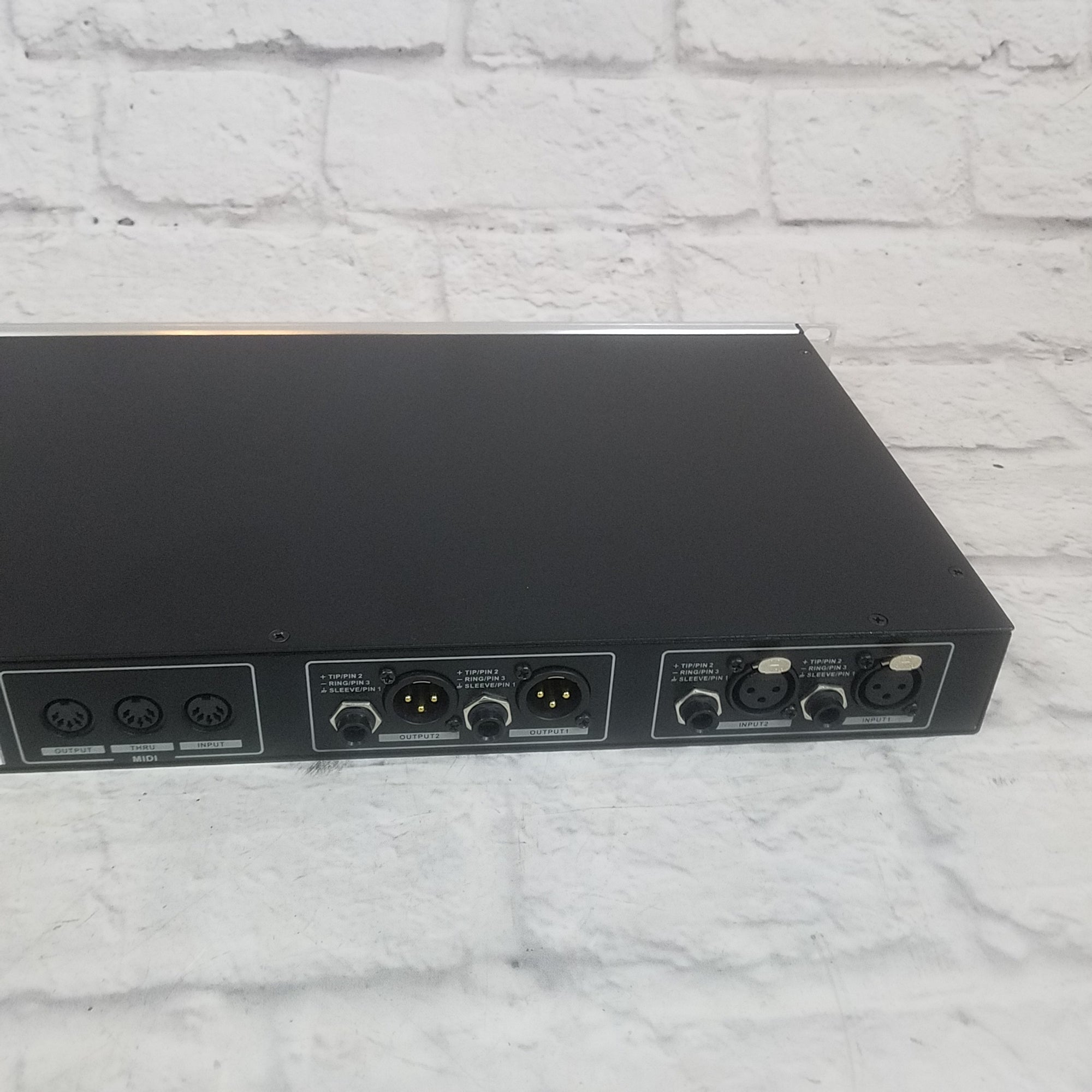 Alto Terminator Digital Automatic Feedback Eliminator Suppressor Rack - New Old Stock