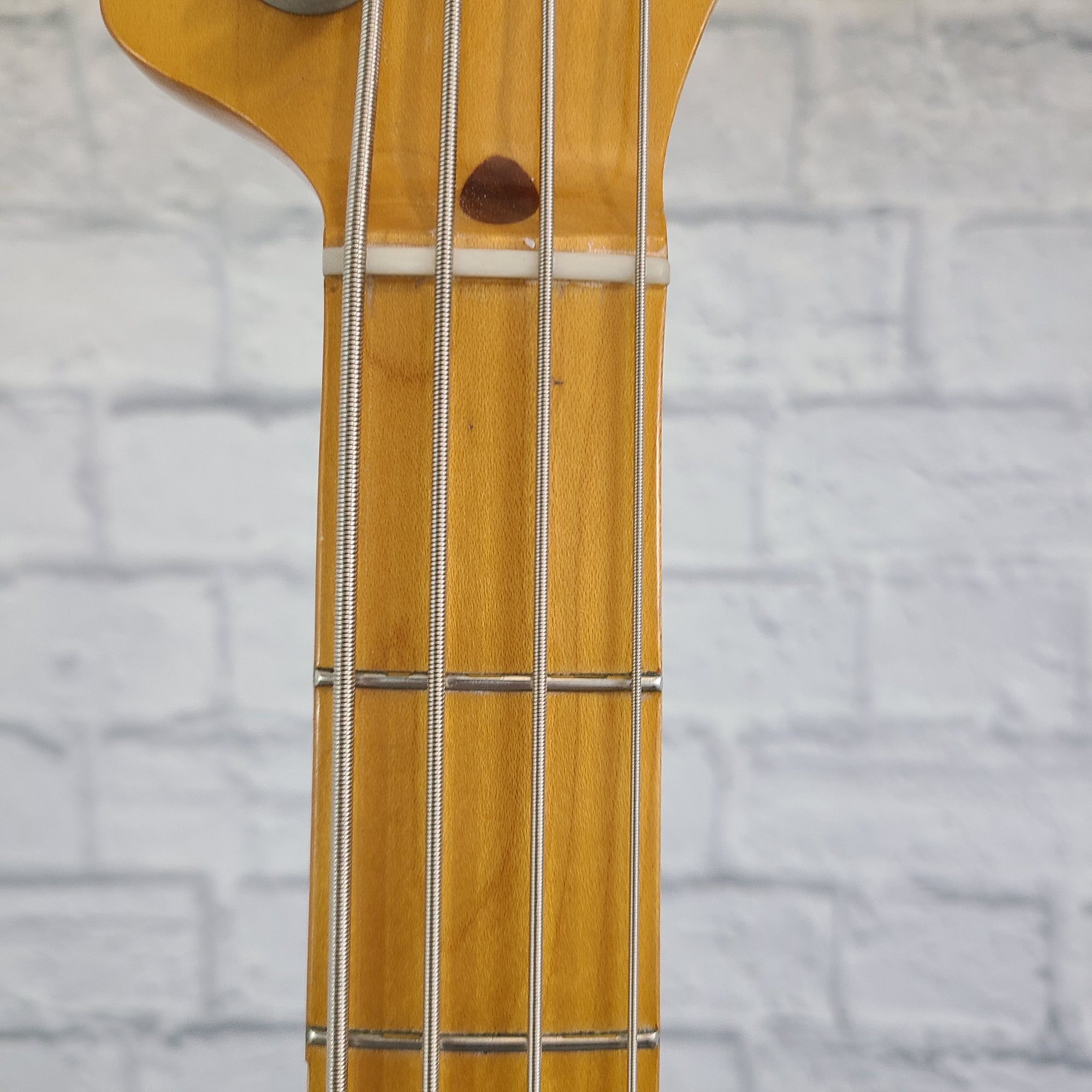 1989 / 1990 Fender MIJ '57 Reissue 4-String Precision Bass - 2