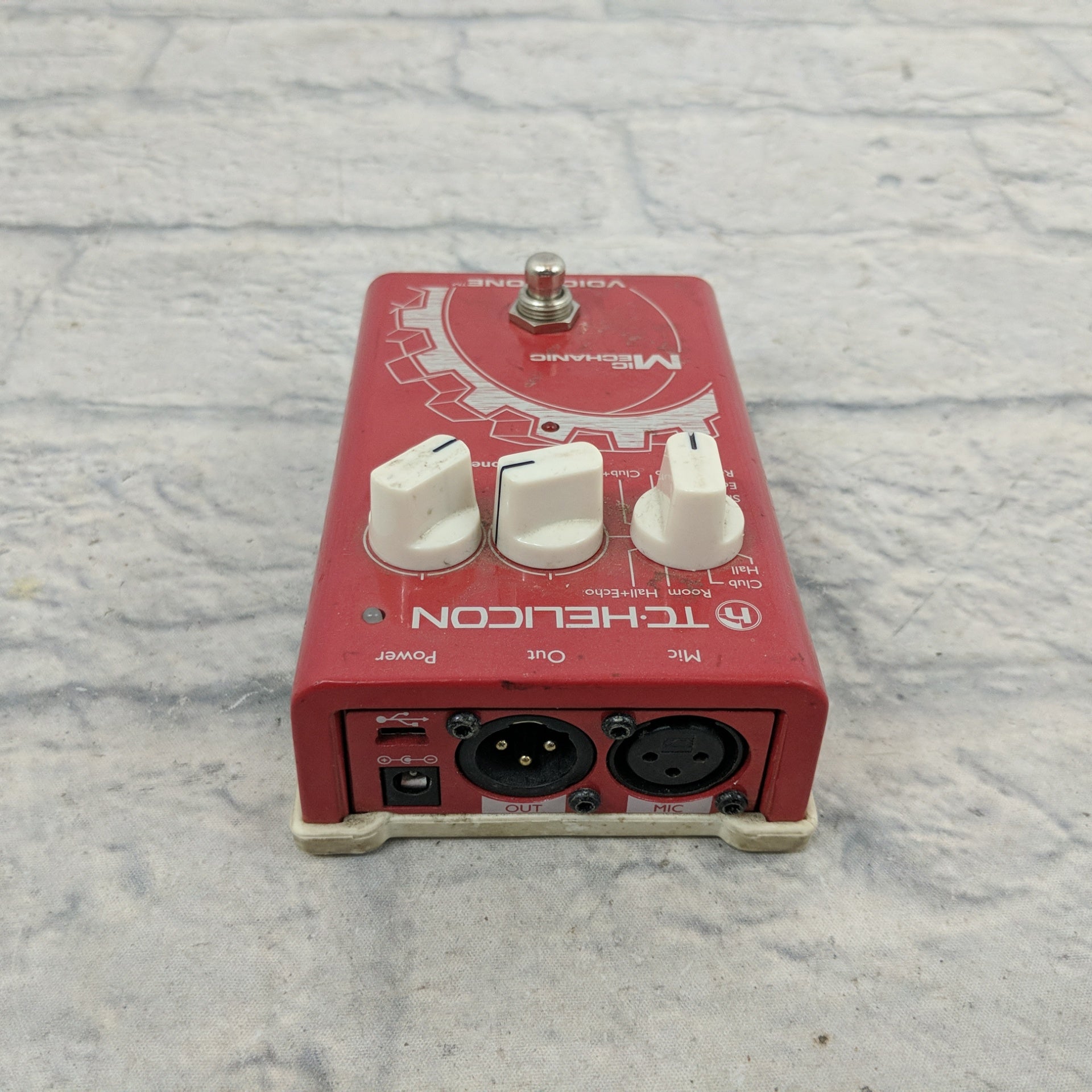 TC Helicon Voicetone Mic Mechanic Vocal Pedal - Evolution Music