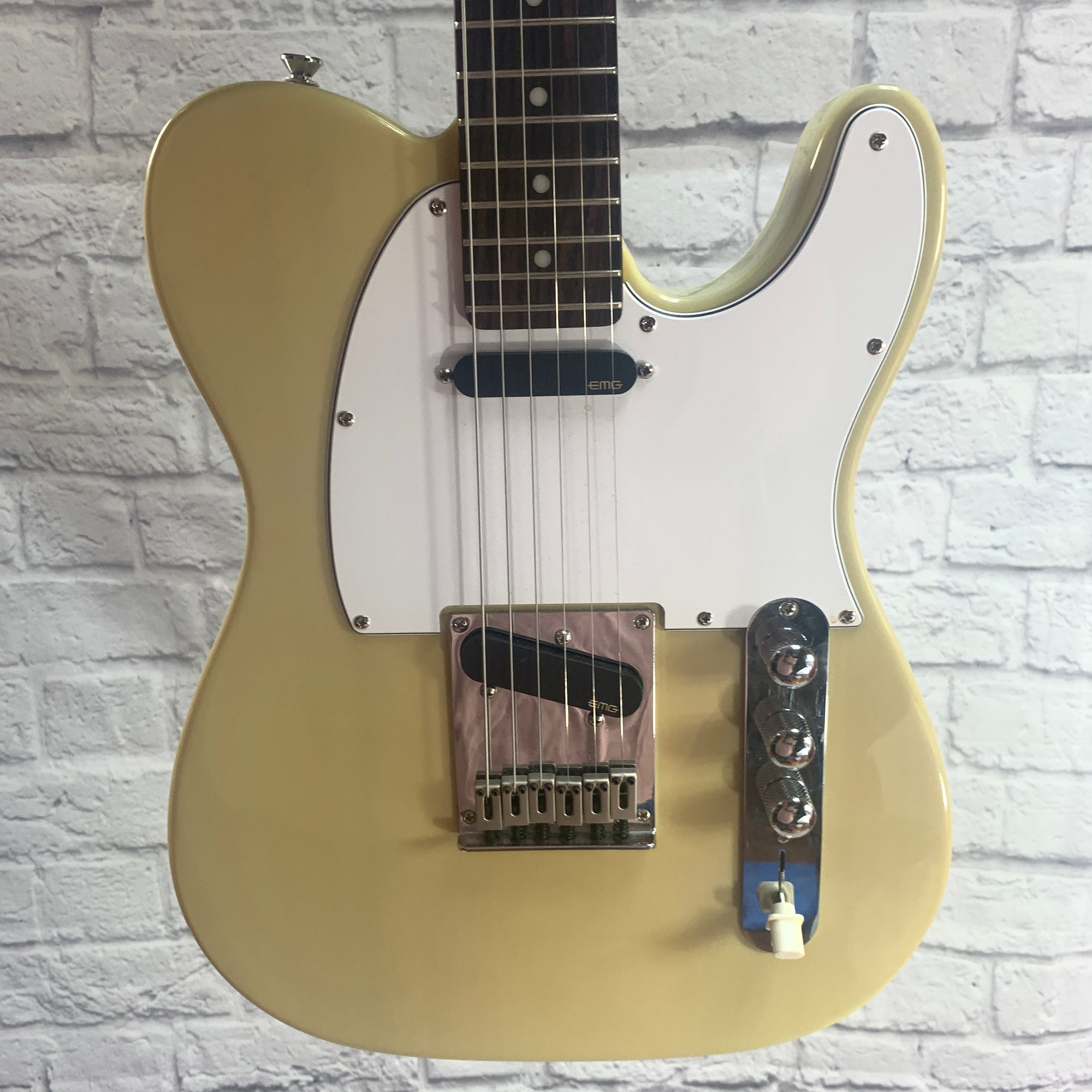 Squier Standard Telecaster Vintage Blond W/ EMG - Evolution Music