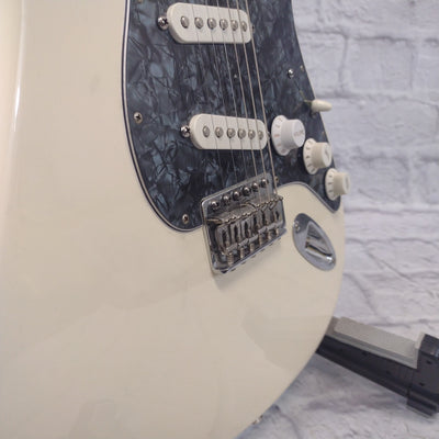 Fender MIM Arctic White Stratocaster Lefty Setup