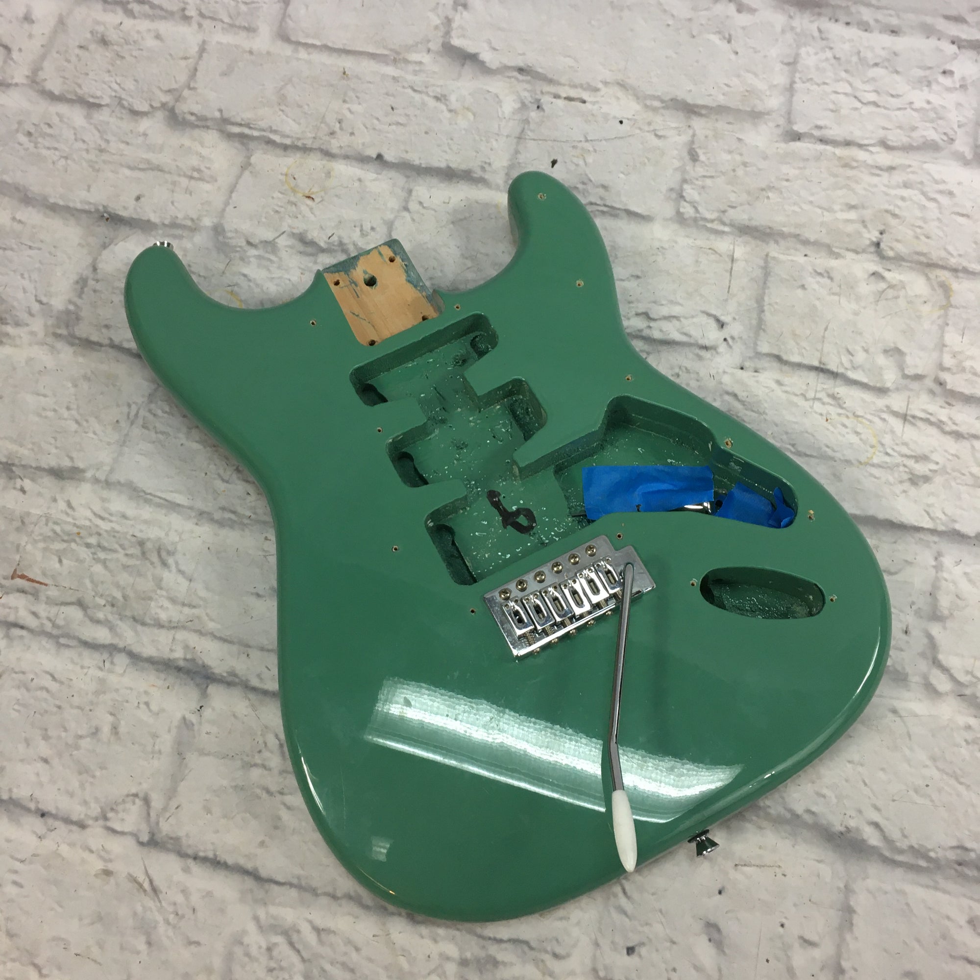 SX Stratocaster Style Body w/ Bridge and Trem Green