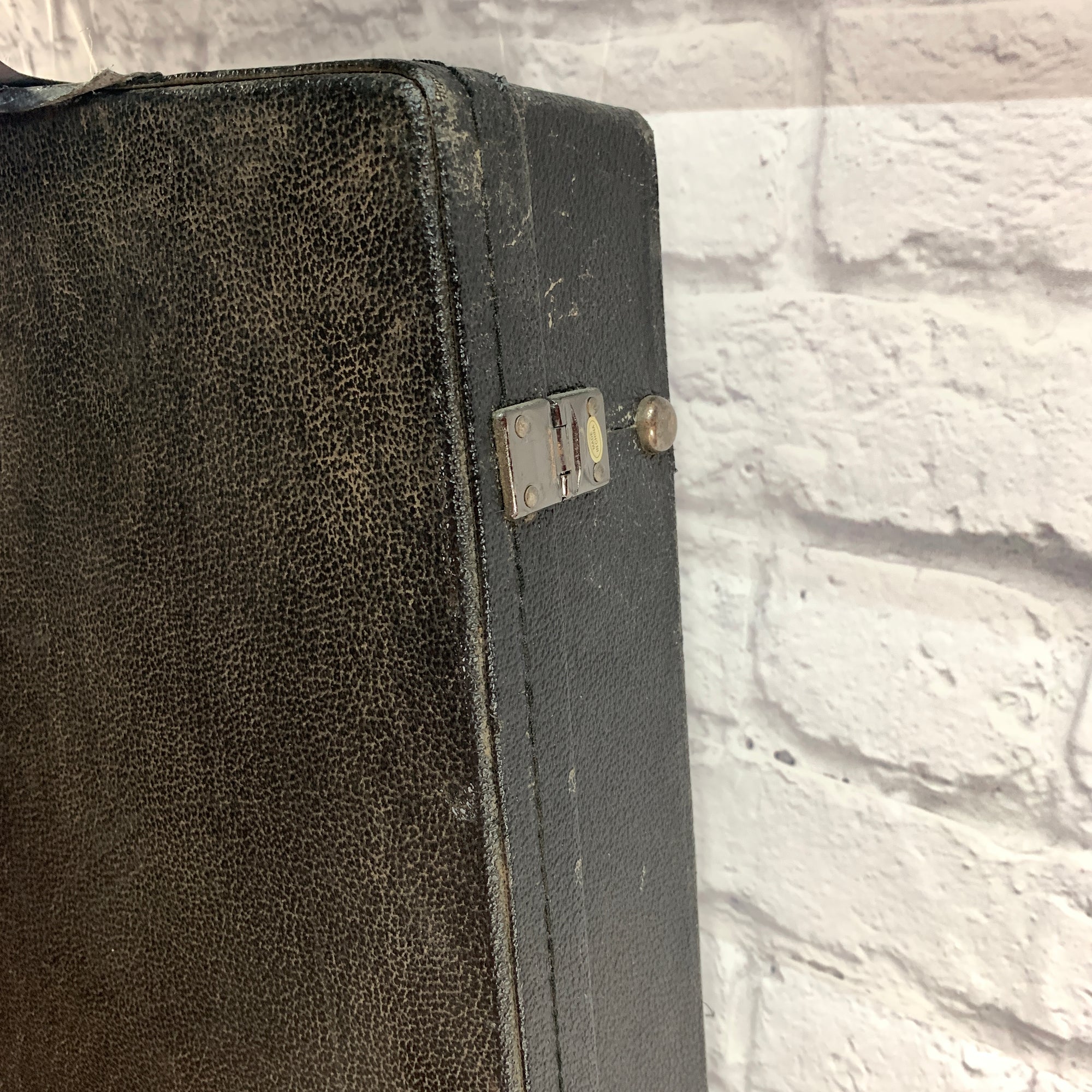BC Rich Coffin Hard Shell Bass Case --one latch broken