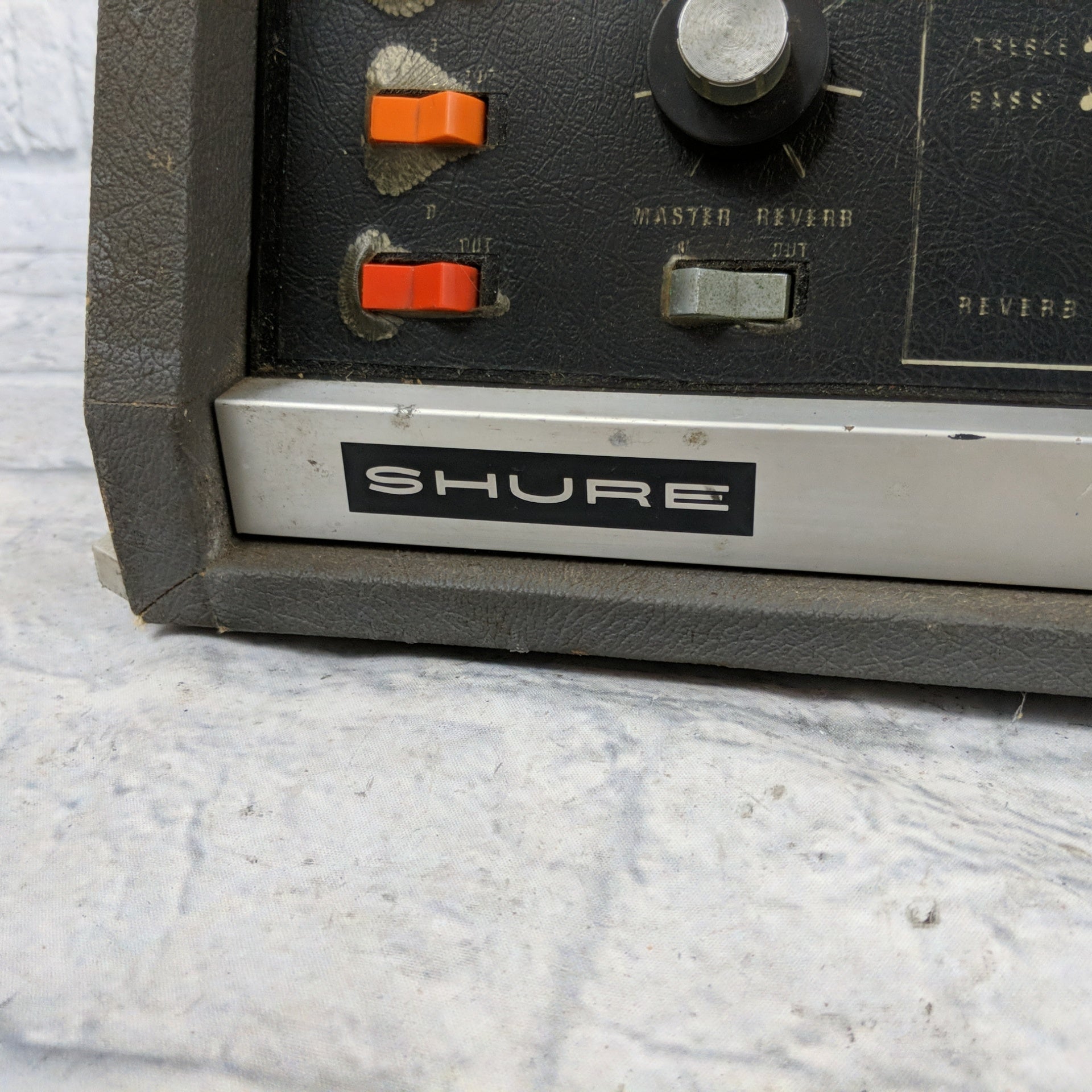 Shure Vocal Master Control Console VA 300-C 400 Watts