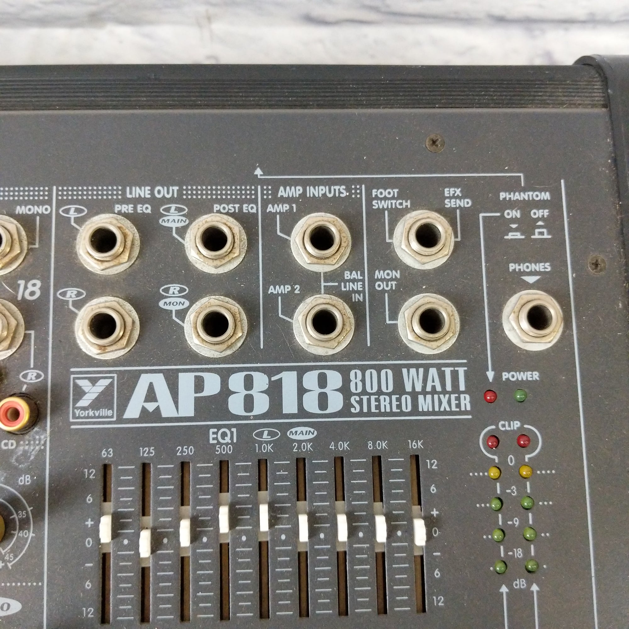 Yorkville AP818 800W 18 Channel Powered Stereo Mixer PA w/ Effects