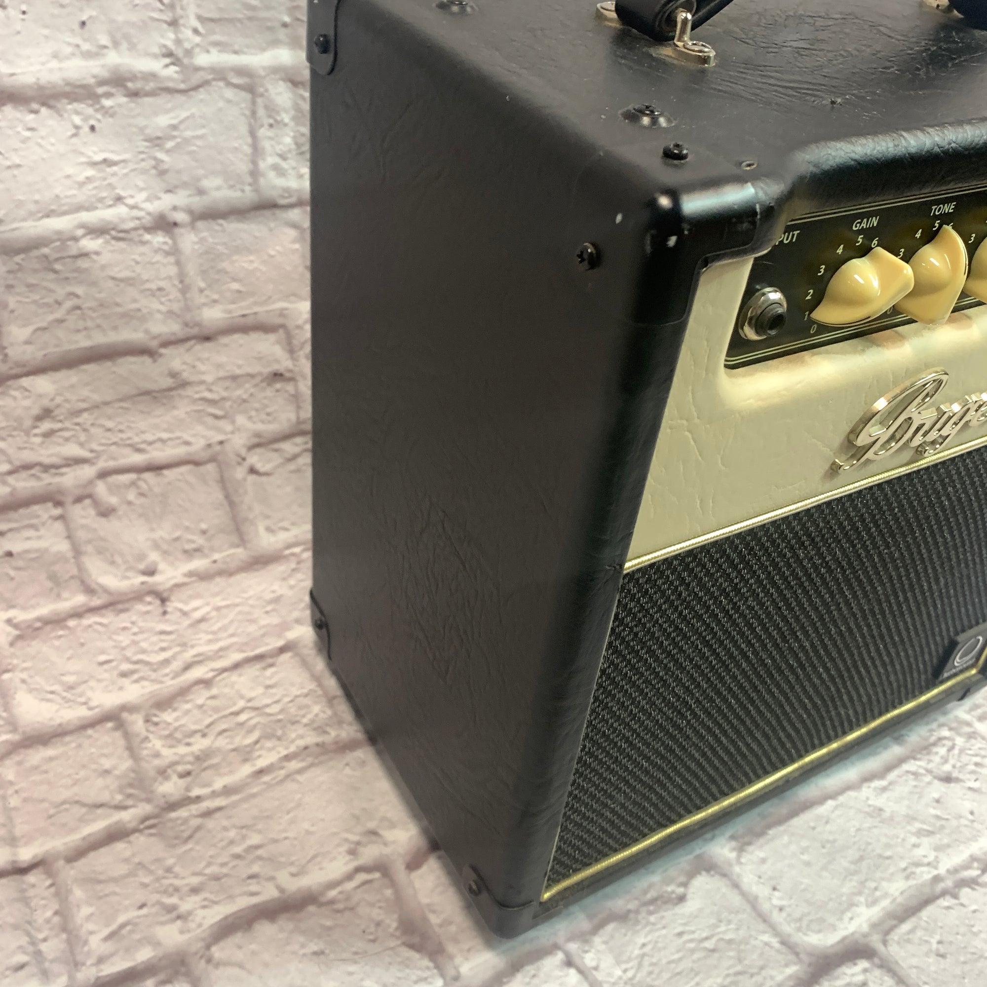 Bugera V5 Infinium 5-watt Tube Guitar Combo Amp