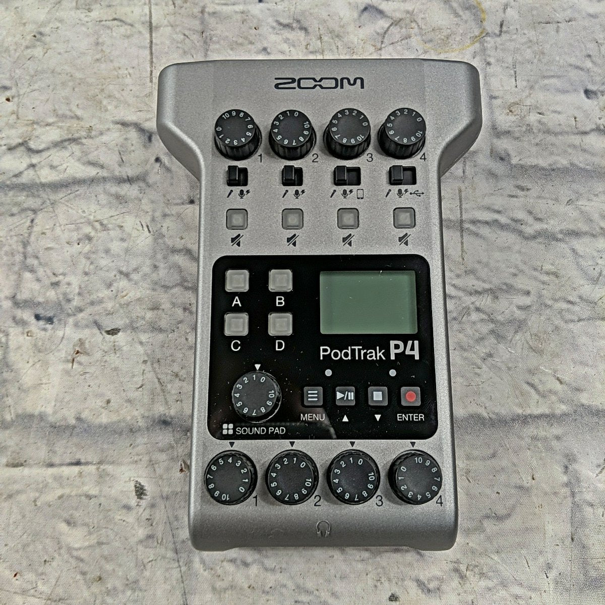 Zoom PodTrak P4 Podcasting Interface